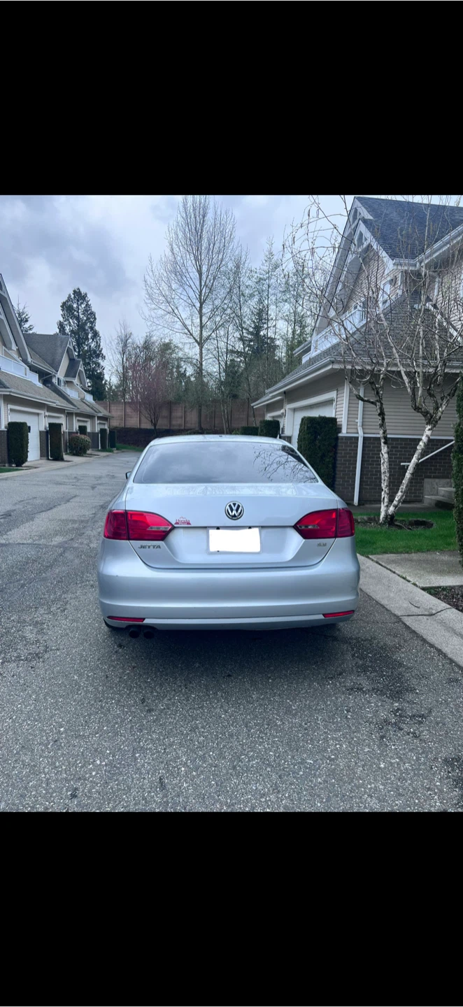 Silver Volkswagen Jetta Sedan - photo 3