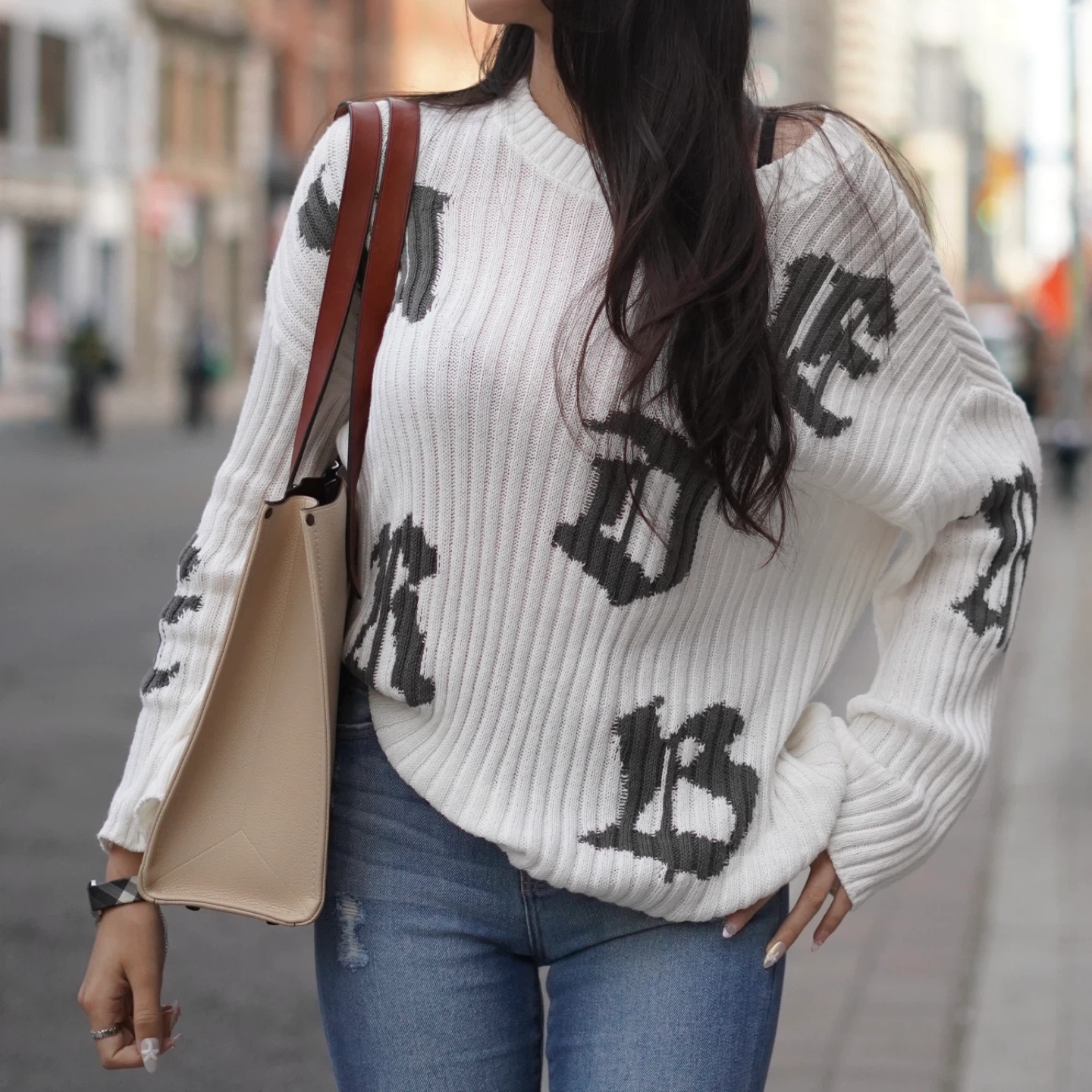 Lightweight Graphic Knit Sweater - photo 2