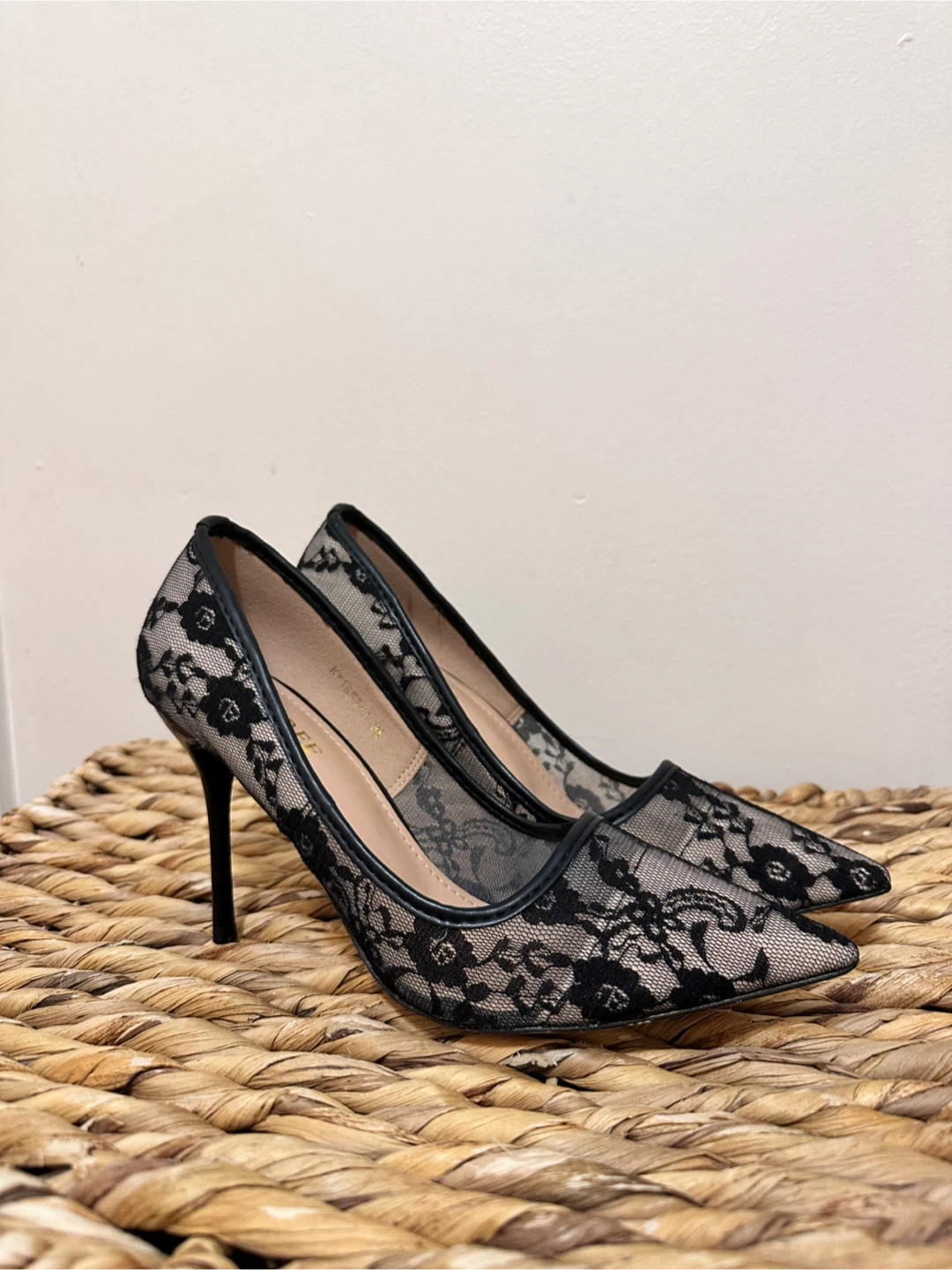 Black Lace Stiletto Heels Size 7.5 - photo 2