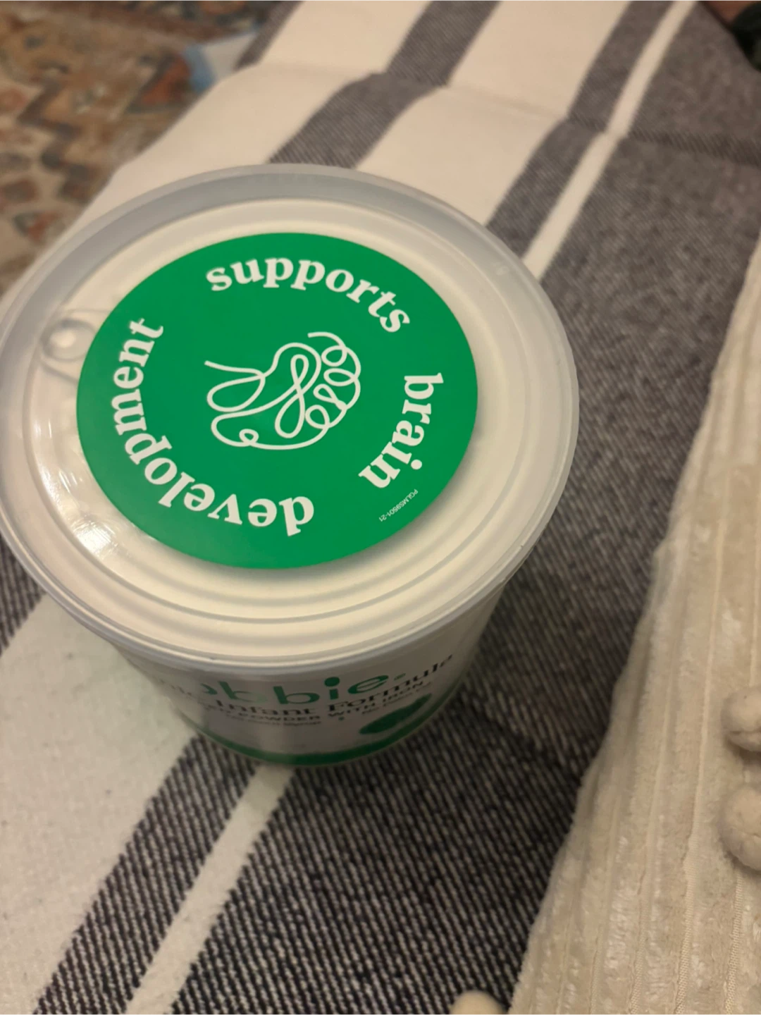 Bobbie Organic Infant Formula Milk-Based Powder with Iron - photo 2