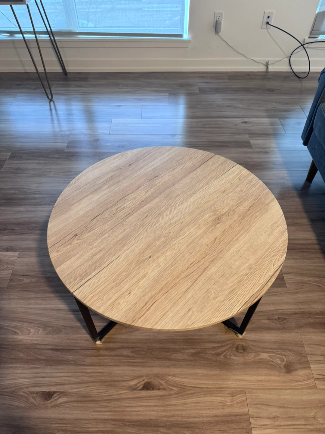 Hinerman Cross Legs Coffee Table in excellent condition. - photo 4