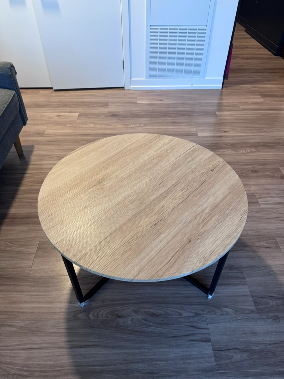 Hinerman Cross Legs Coffee Table in excellent condition. - photo 5