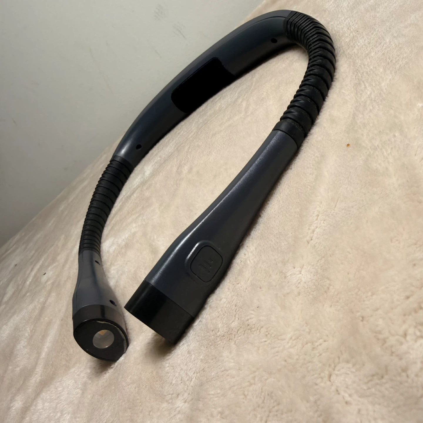 Rechargeable LED Neck Reading Light - photo 3