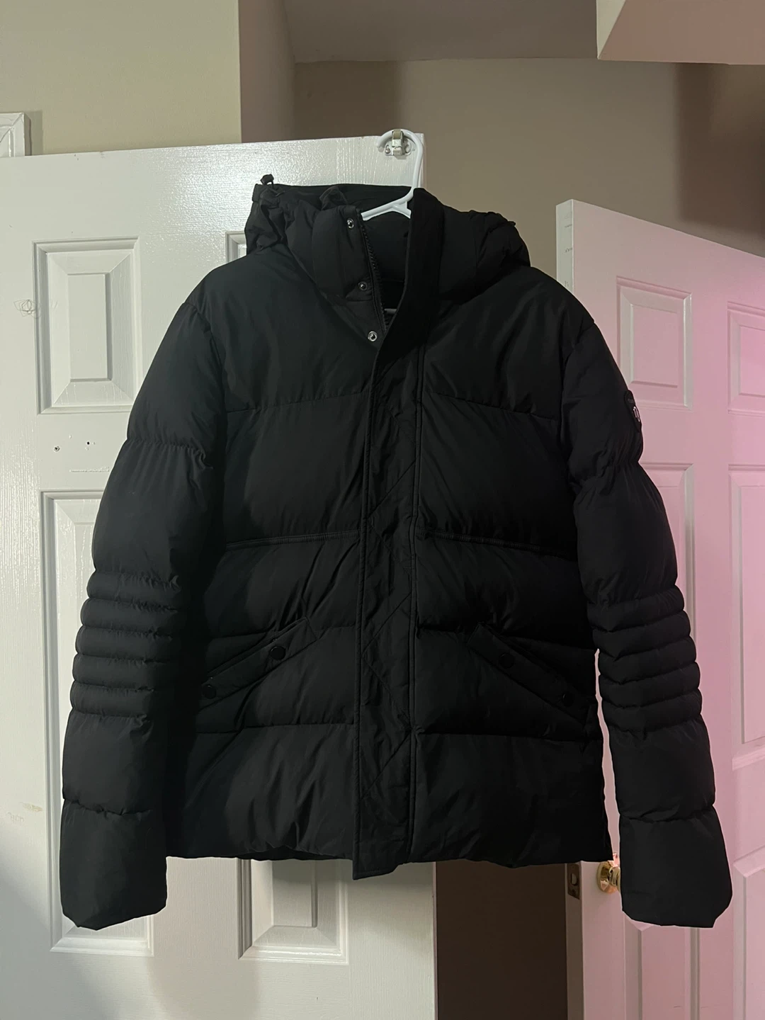 Black Puffer Jacket with Hood Numero