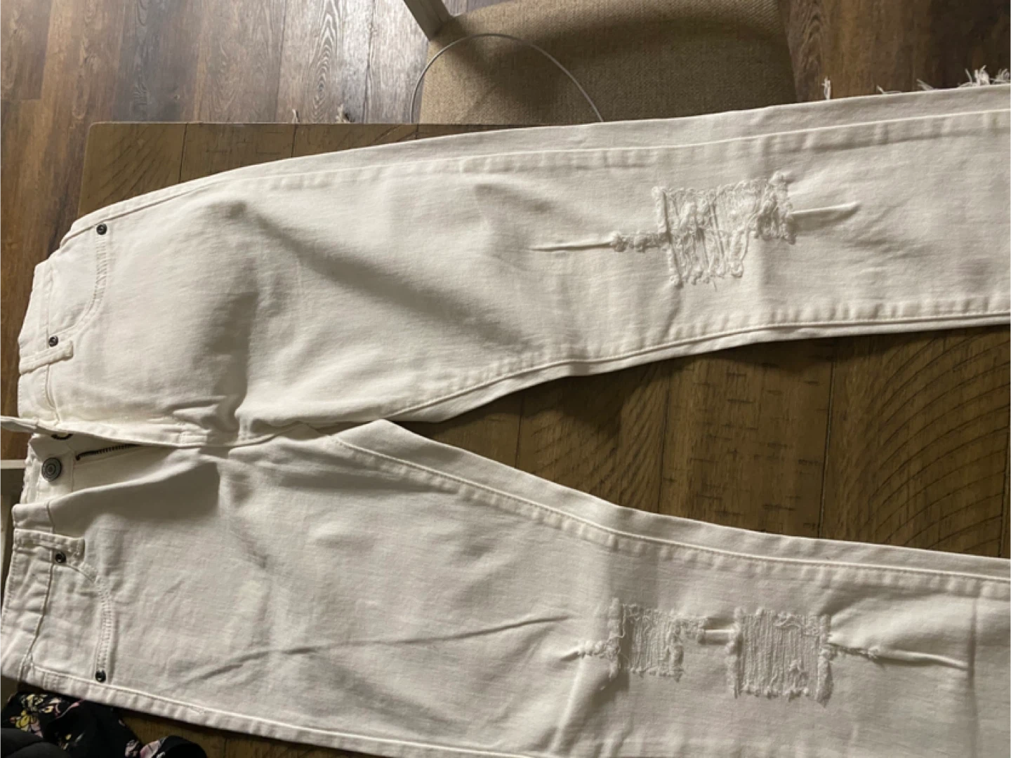 White Distressed Jeggings Size 29