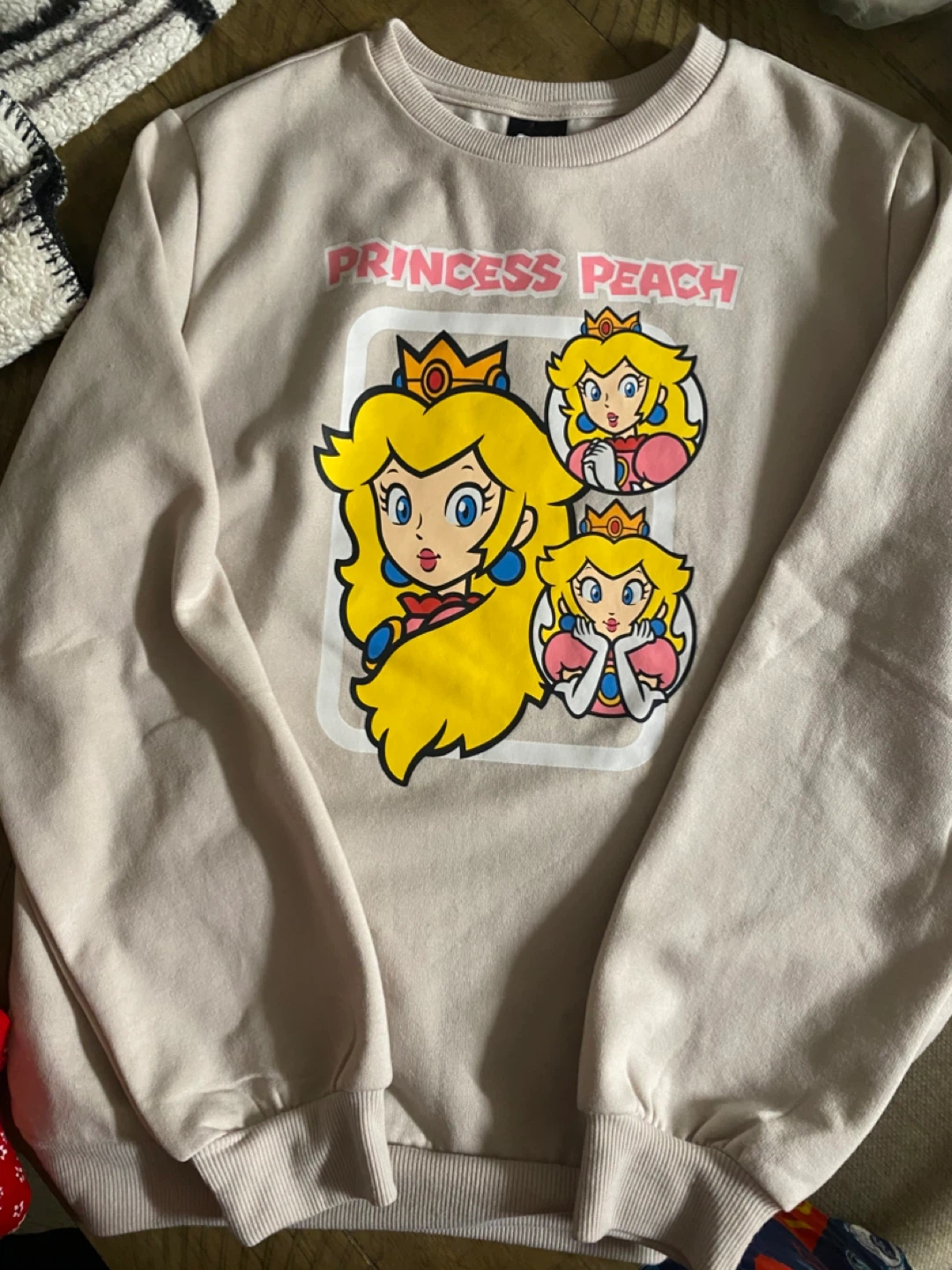 Princess Peach Super Mario Crewneck Sweatshirt - photo 2