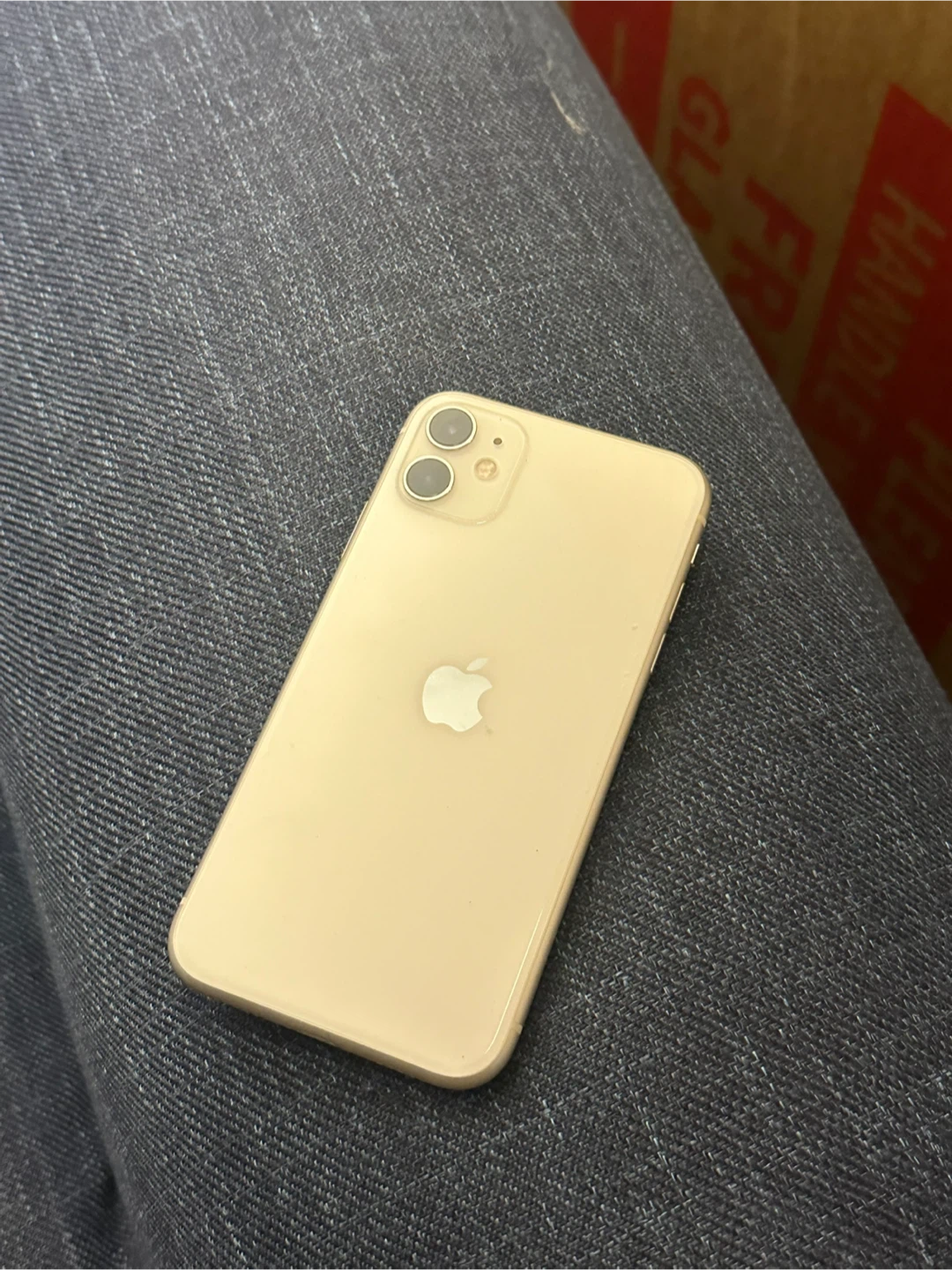 Apple iPhone 11 white like new