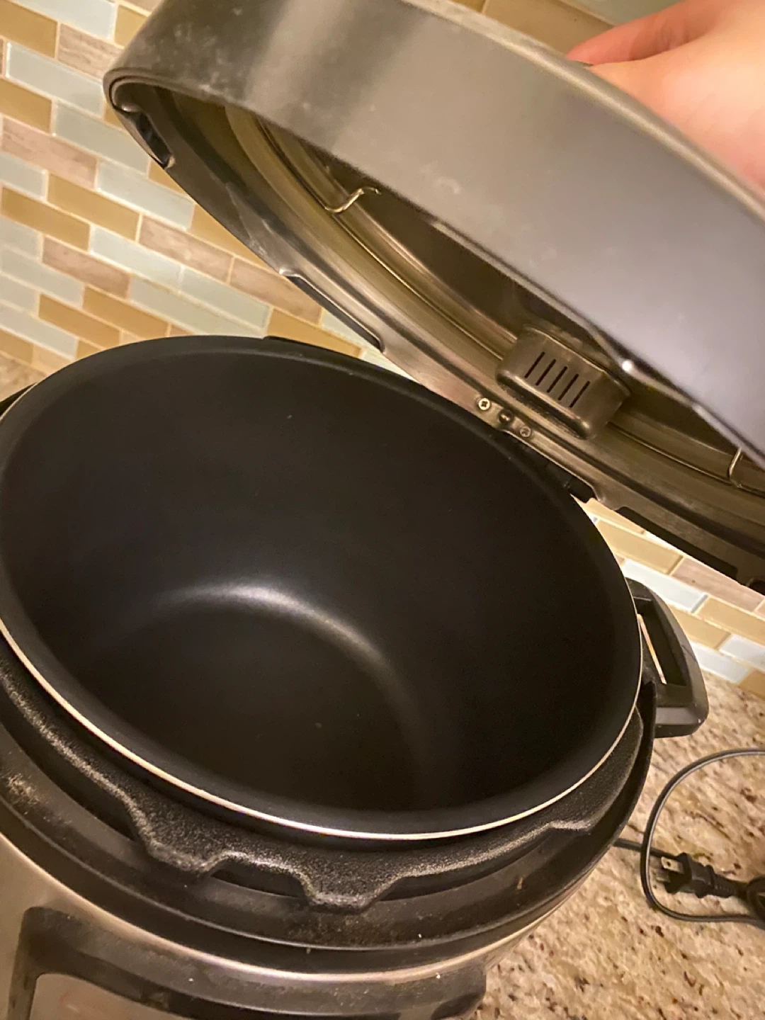 Midea 6-Quart Pressure Cooker - photo 2