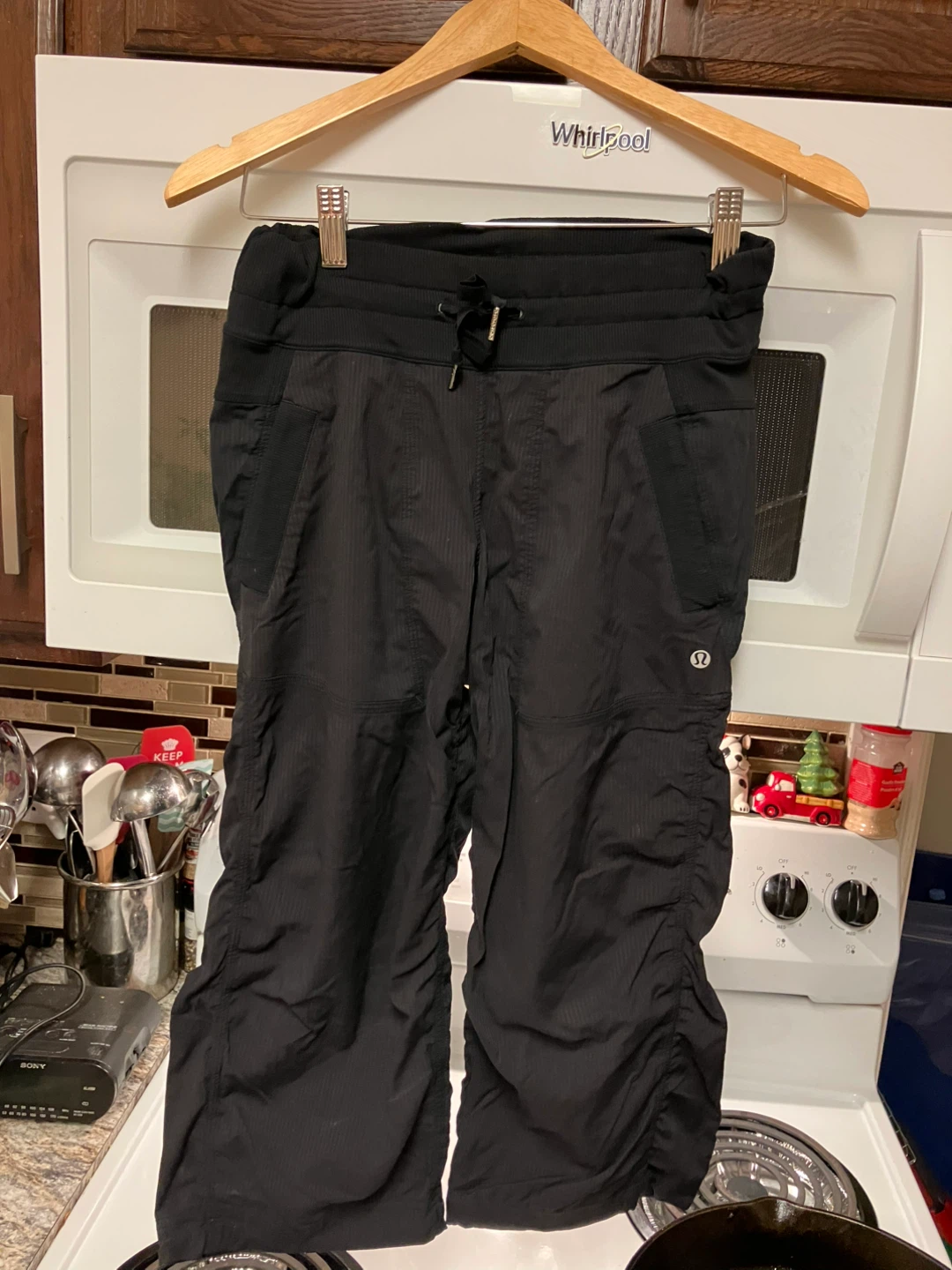 Lululemon cropped 19” studio