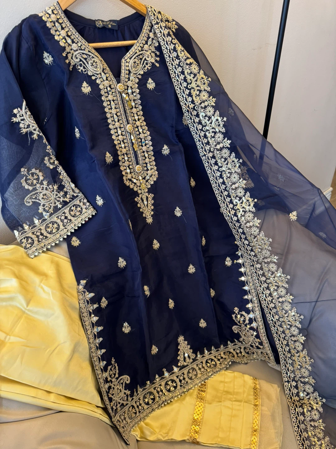 Navy Blue Embroidered 3 piece suit - photo 3