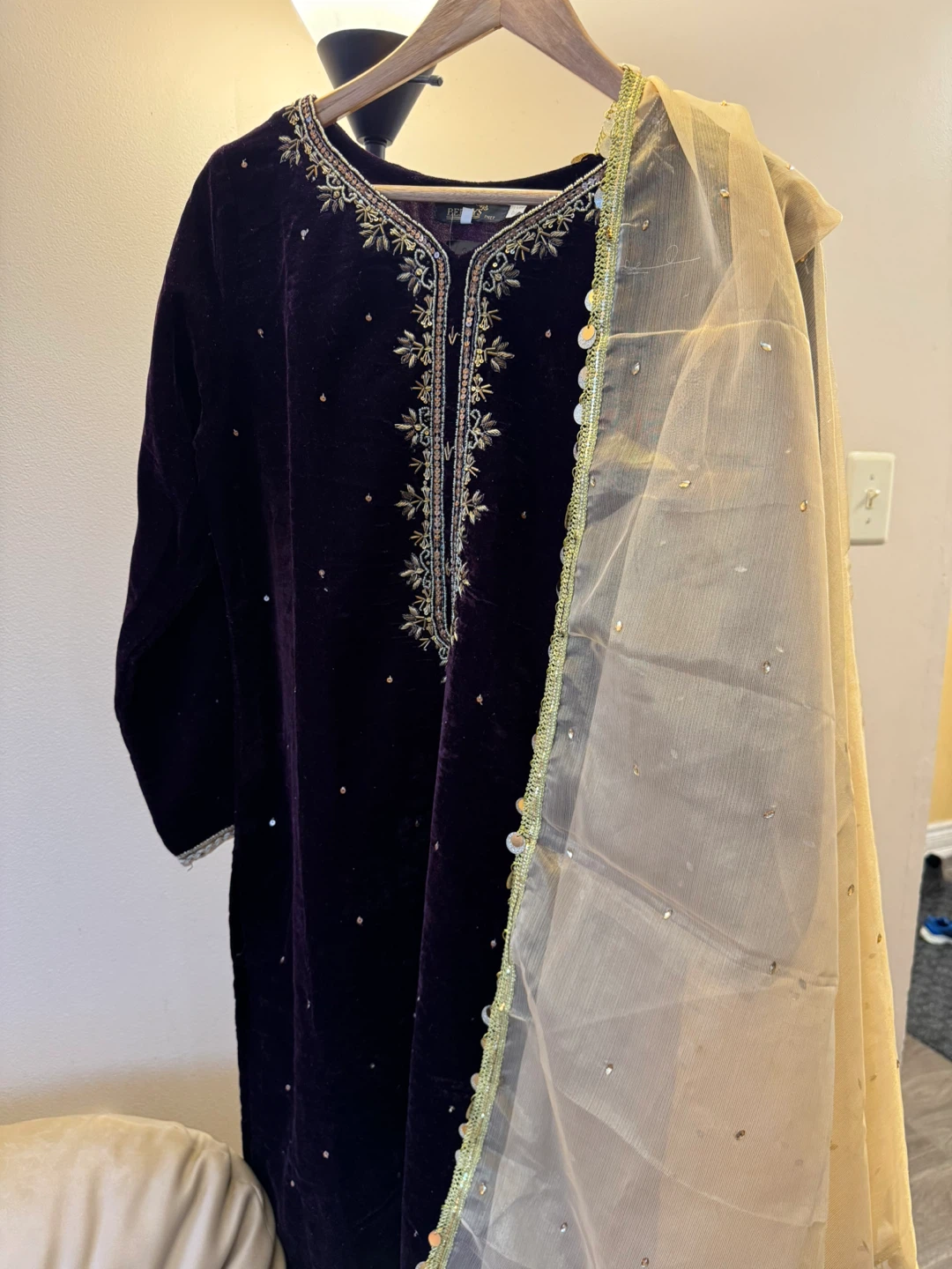 Purple Velvet Embroidered Kurta with Dupatta and Pants - photo 2