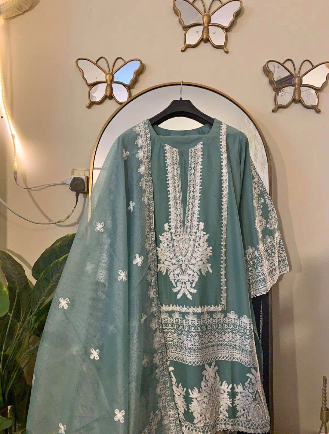 Women's Green Embroidered 3-Piece Suit with Dupatta