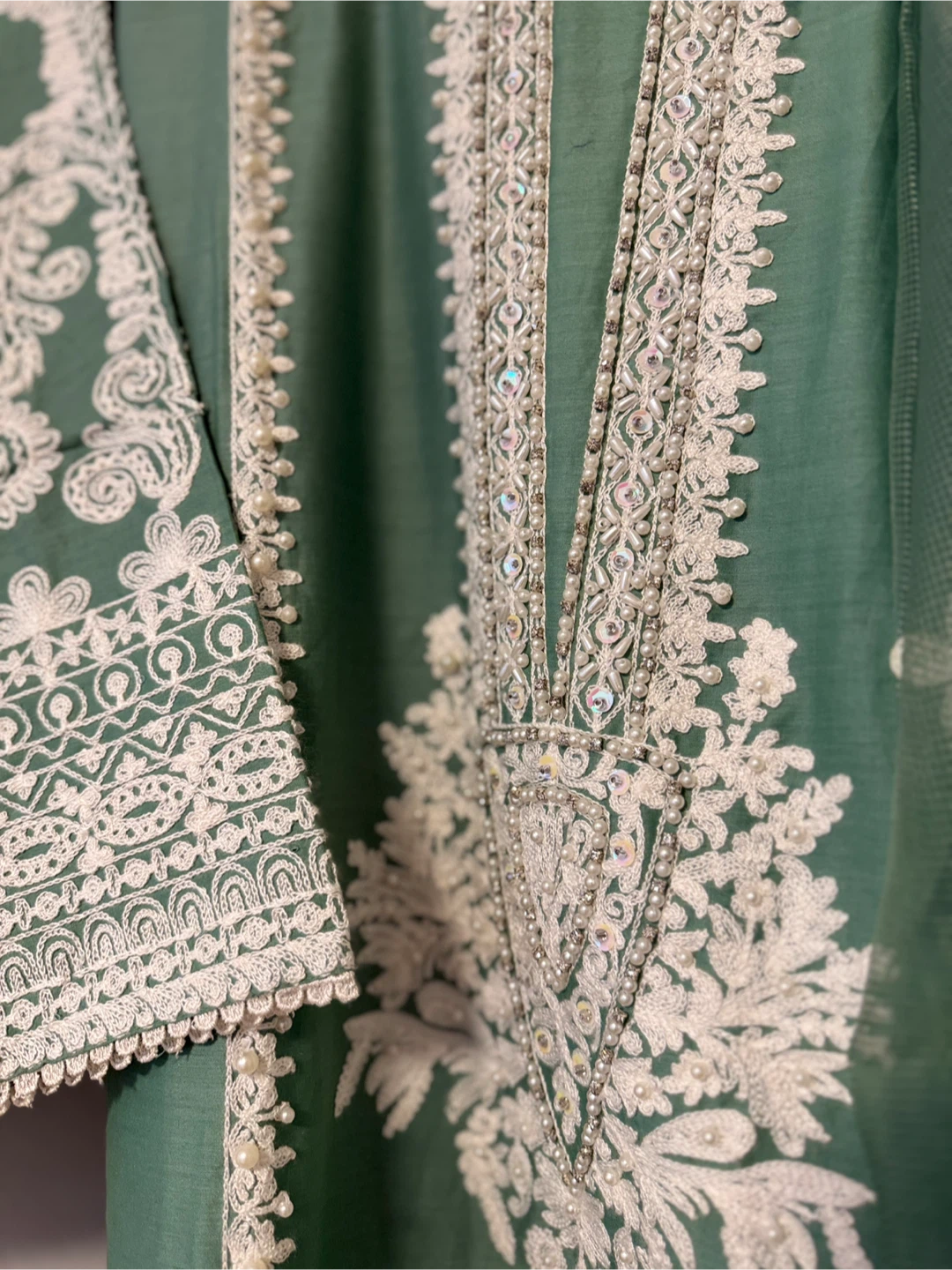 Women's Green Embroidered 3-Piece Suit with Dupatta - photo 2