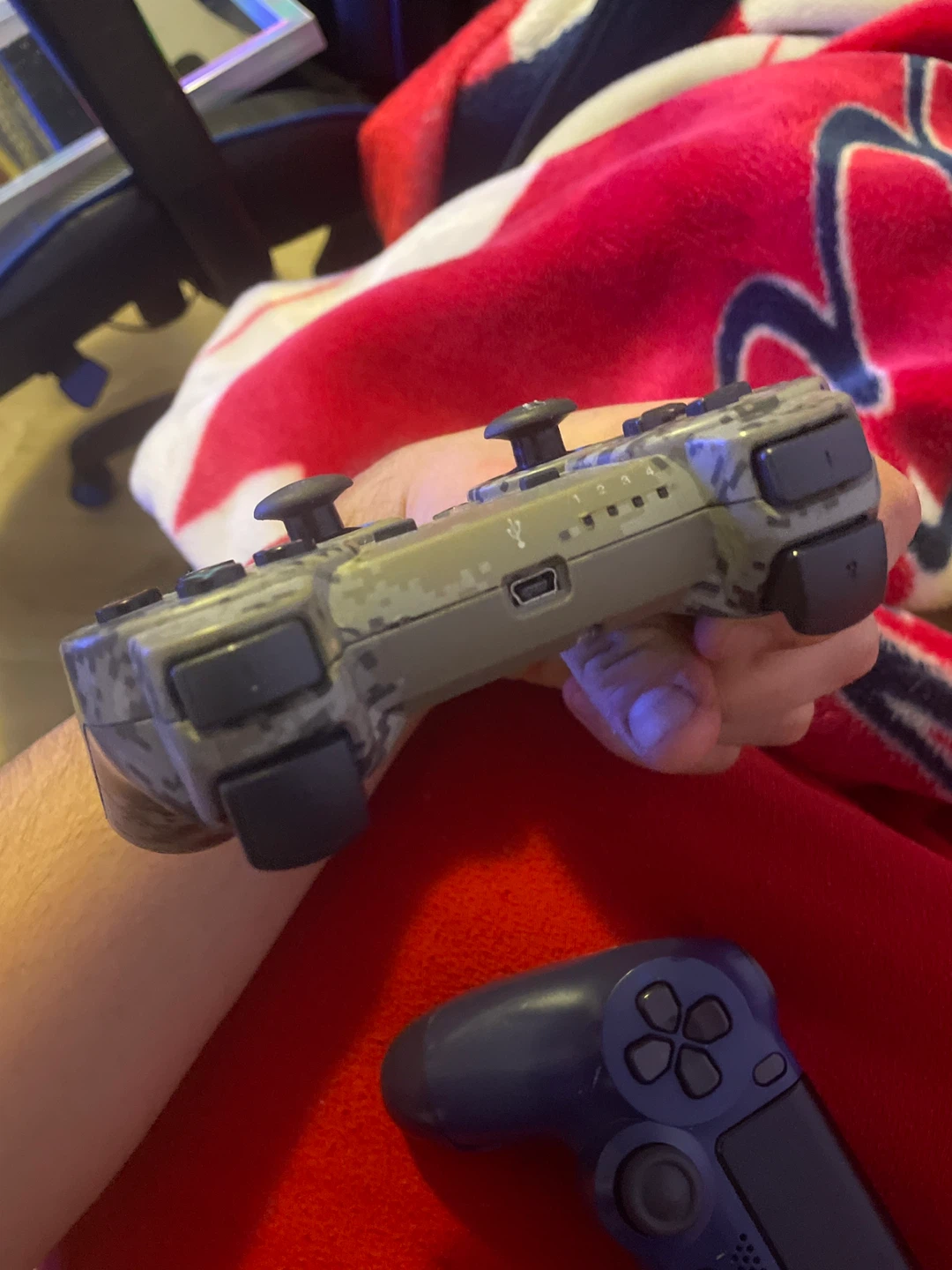 PS4 slightly damaged controller, ps3 controller - photo 2