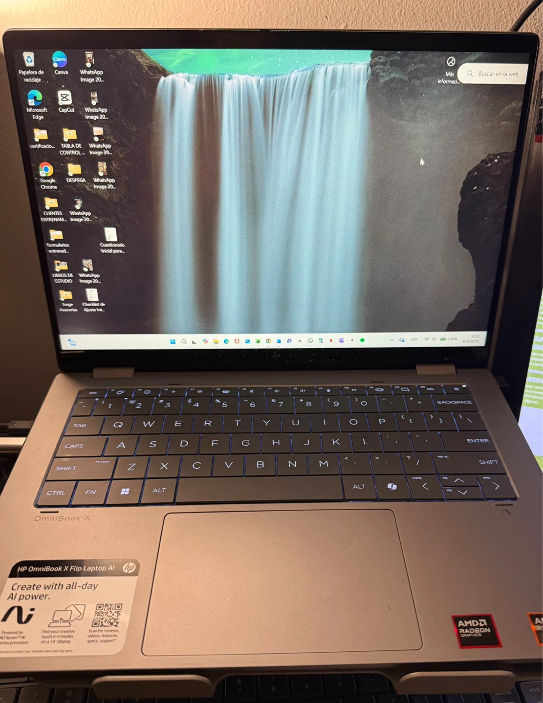 HP OmniBook X Flip Laptop AI AMD Ryzen 5 340