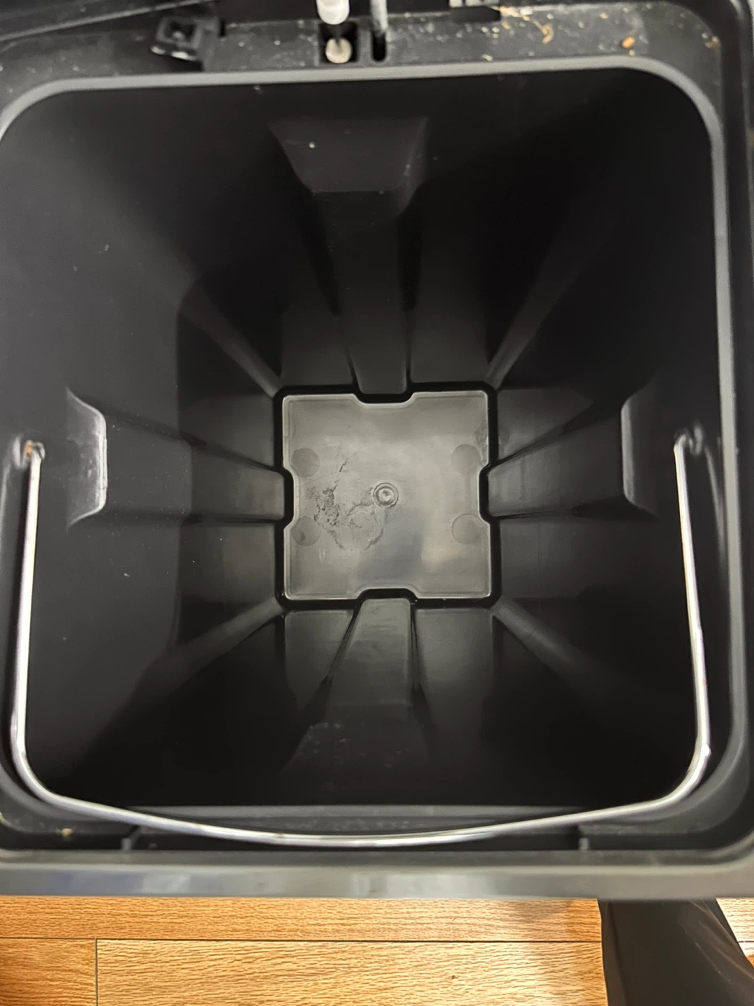 White Dual Compartment Step Trash Can - photo 2