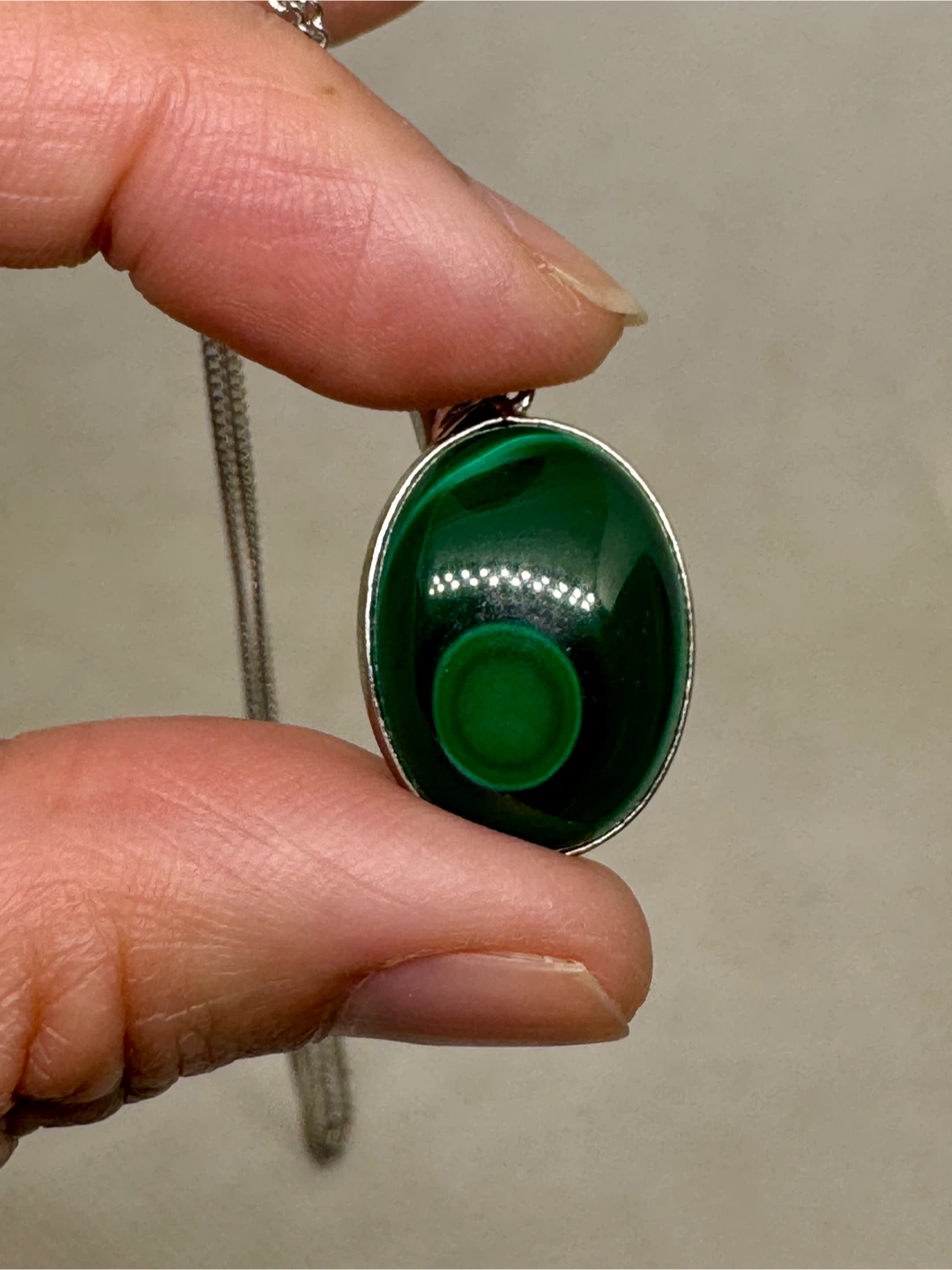 Malachite Oval Pendant Necklace - photo 3