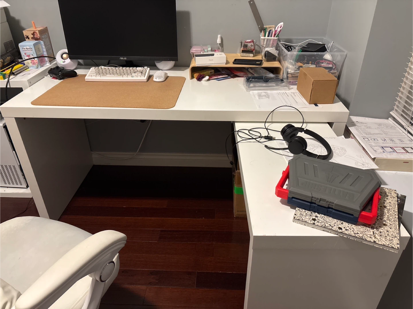 IKEA Desk with pull out panel - photo 2