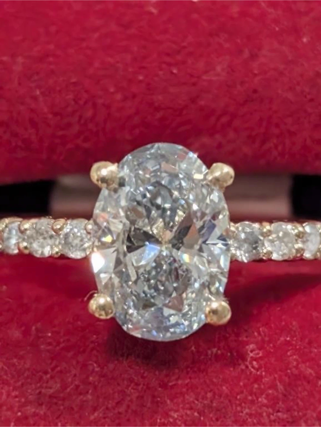 Oval Lab grown diamond ring - photo 4