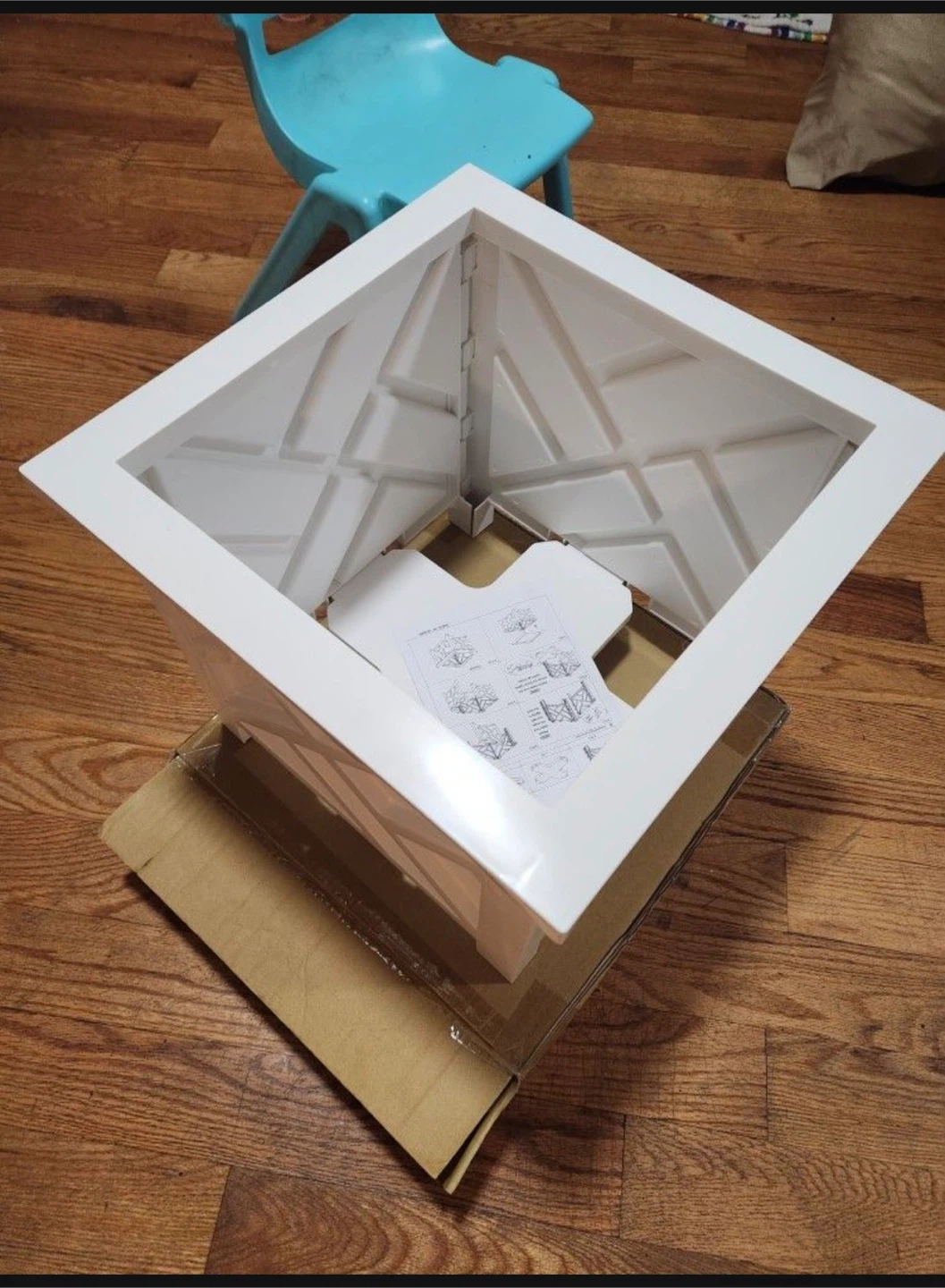 Pure Garden White Square Planter