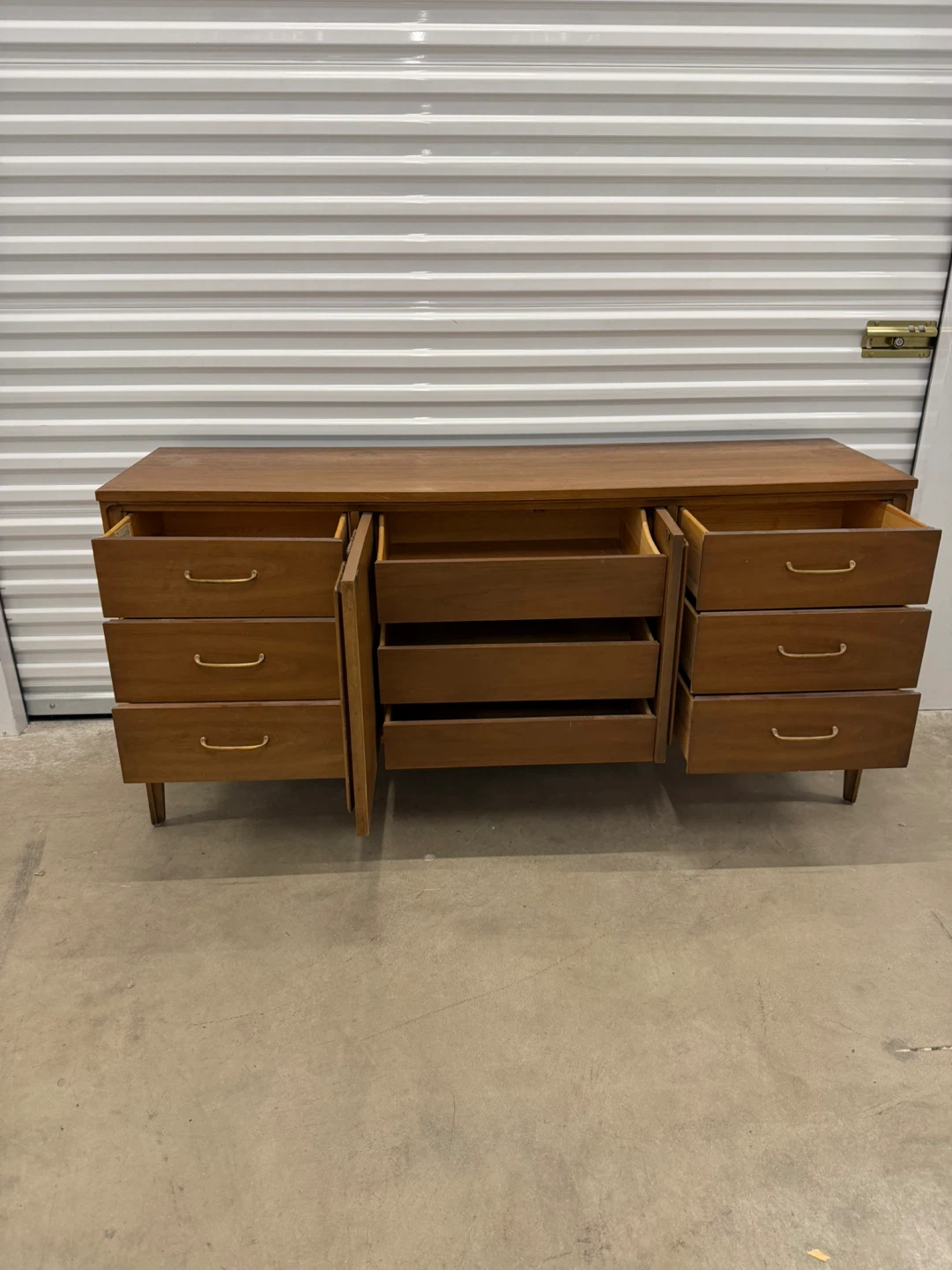 Broyhill MCM 9 drawers Dresser - photo 3