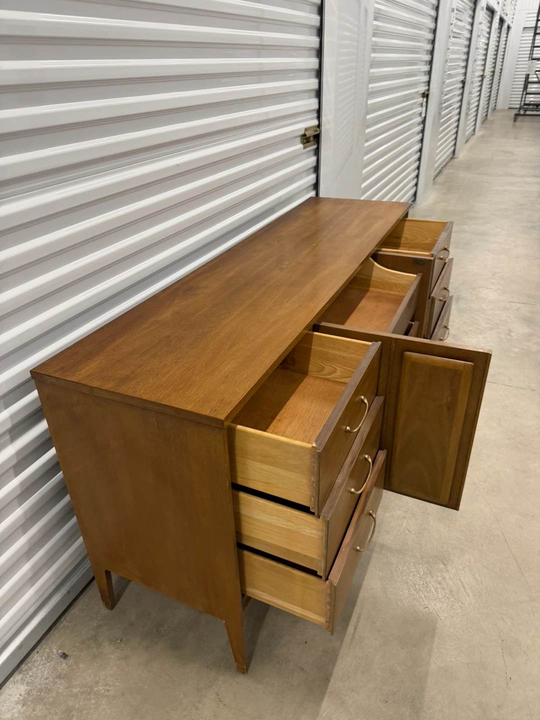 Broyhill MCM 9 drawers Dresser - photo 4
