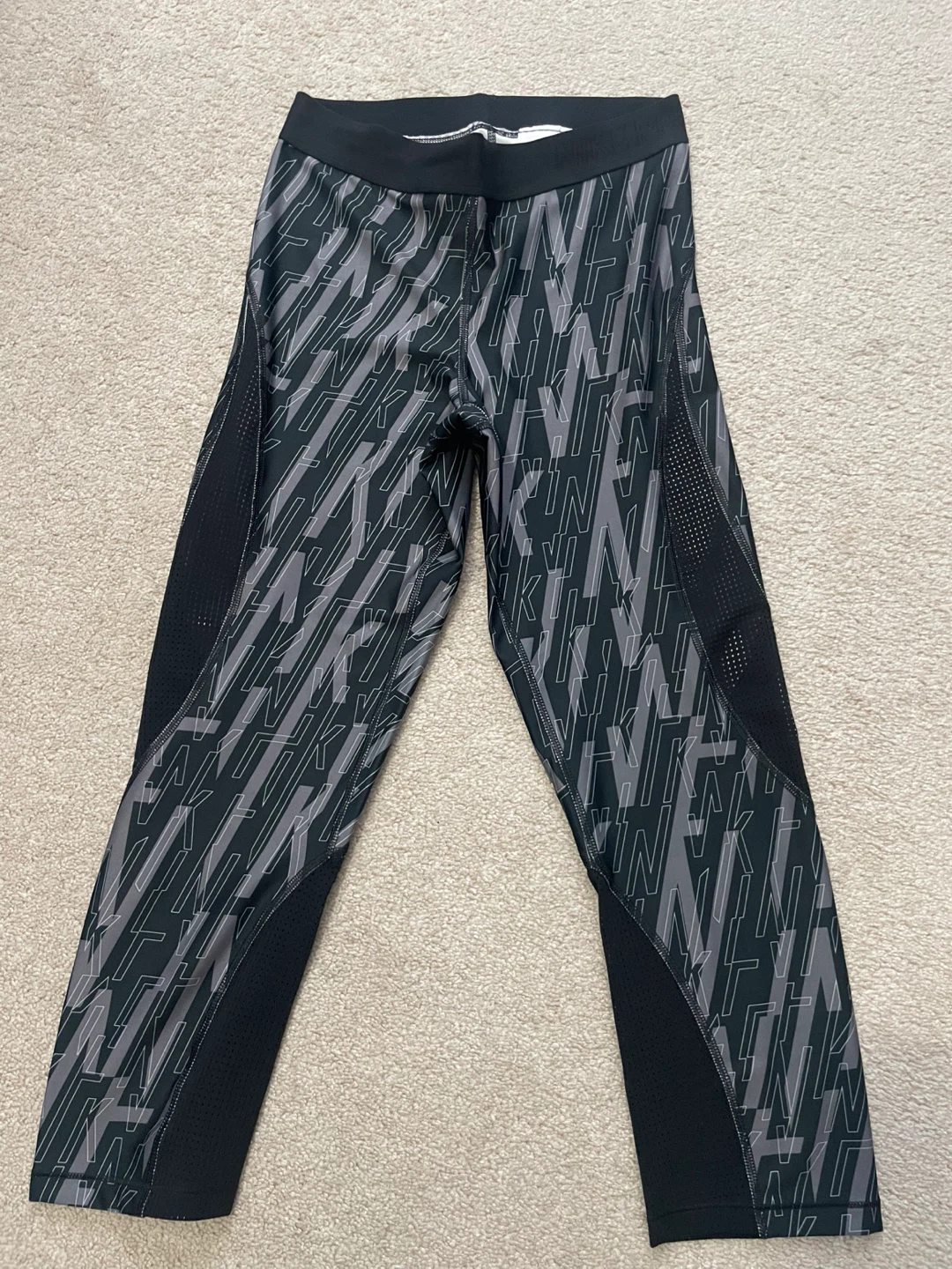 Nike Pro Hypercool Capris Size S