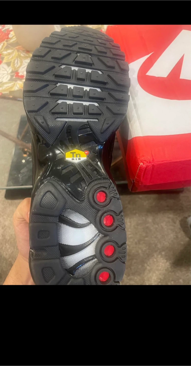 Nike Air Max Plus Black - photo 3