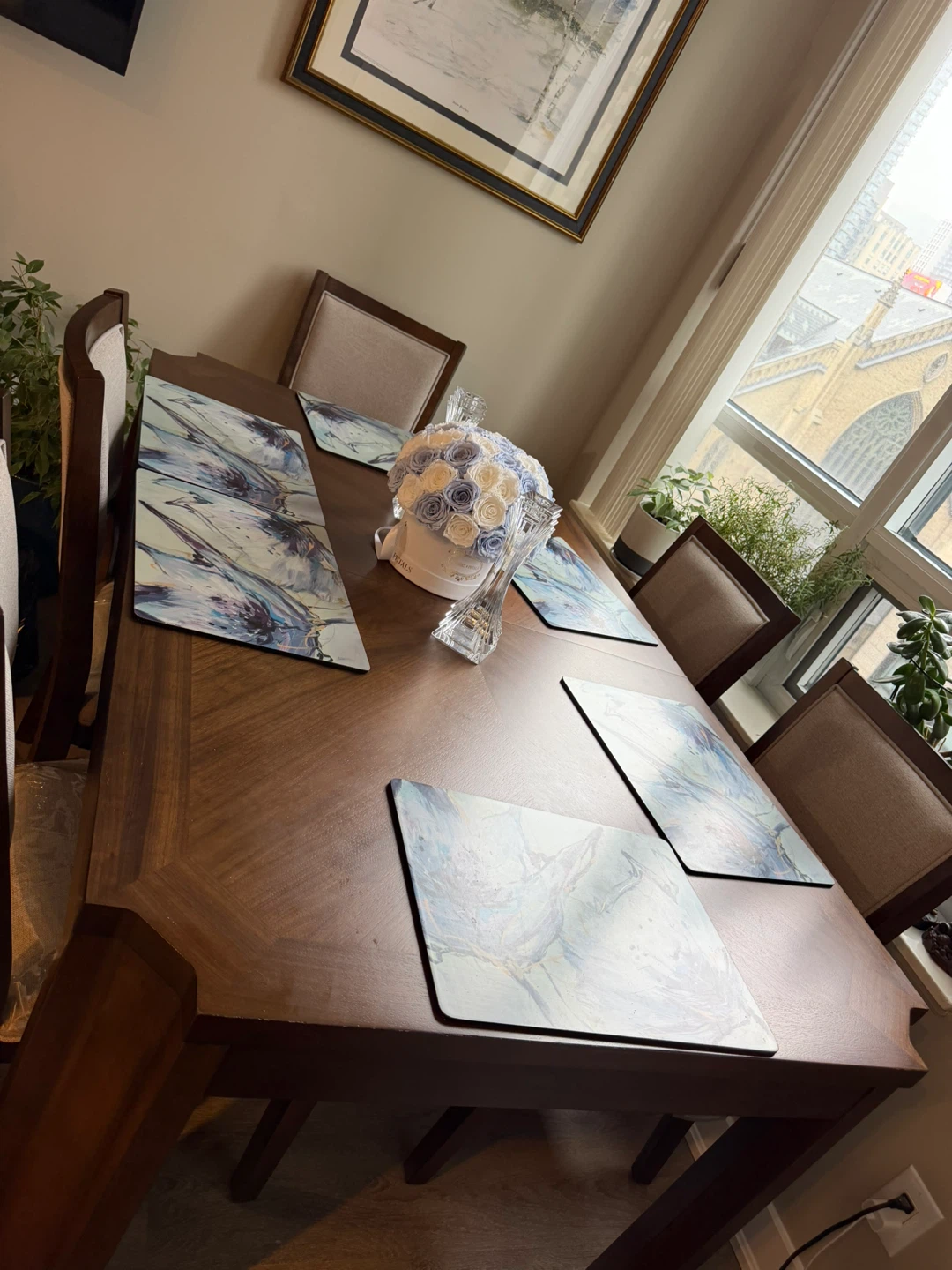 Set of 4 Placemats with Abstract Blue and White Design