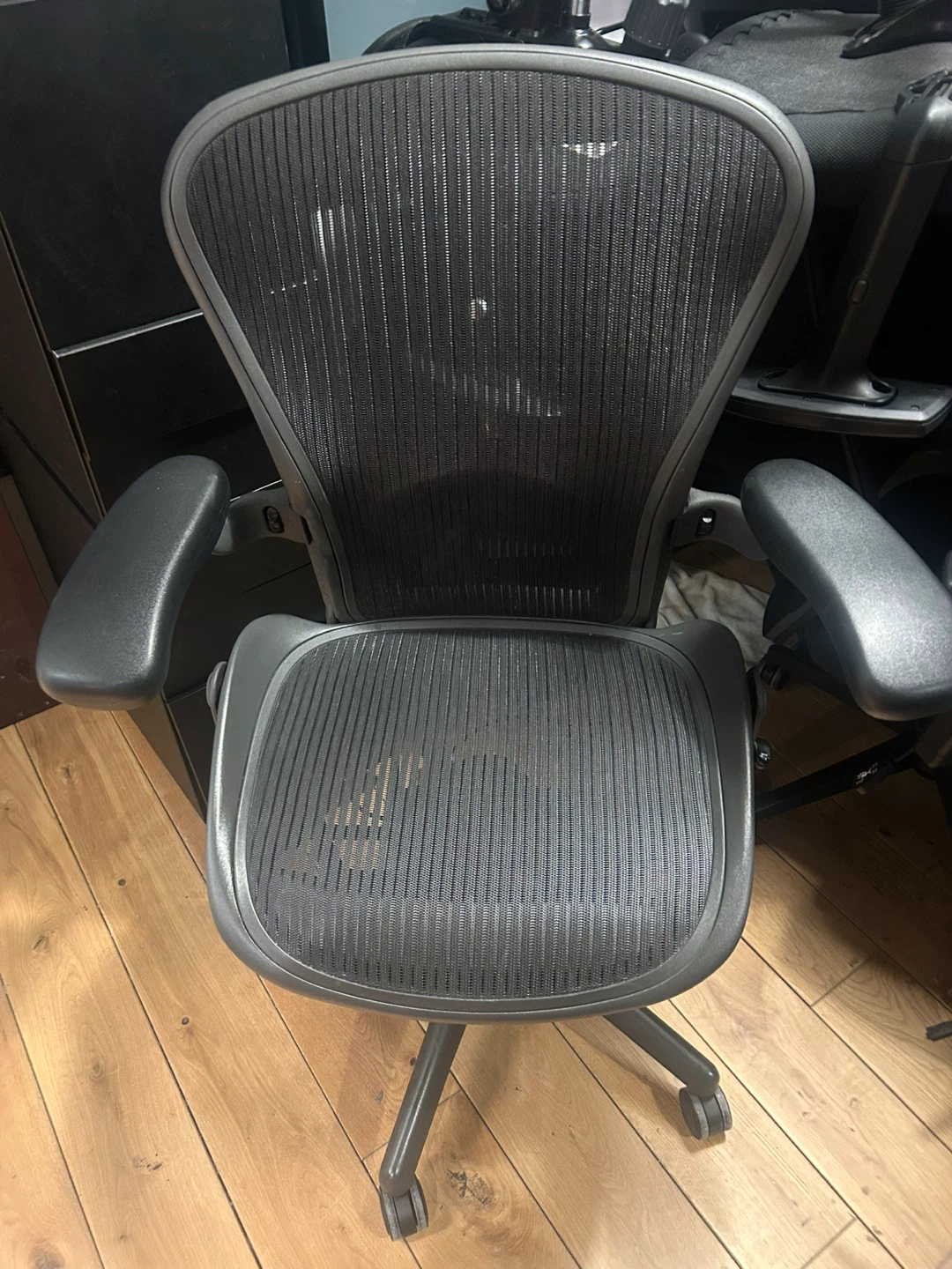 Herman Miller Aeron Chair, Fully Adjustable, Black, Size B - photo 3