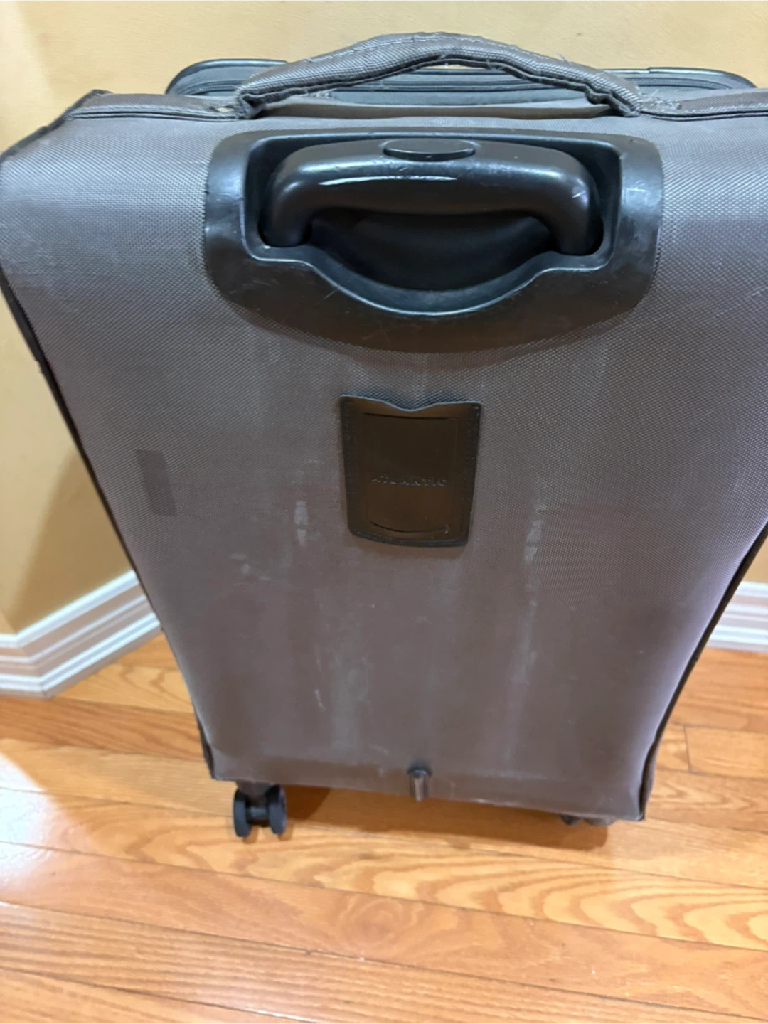 Grey Hardside Spinner Luggage HEAVILY USED - photo 4