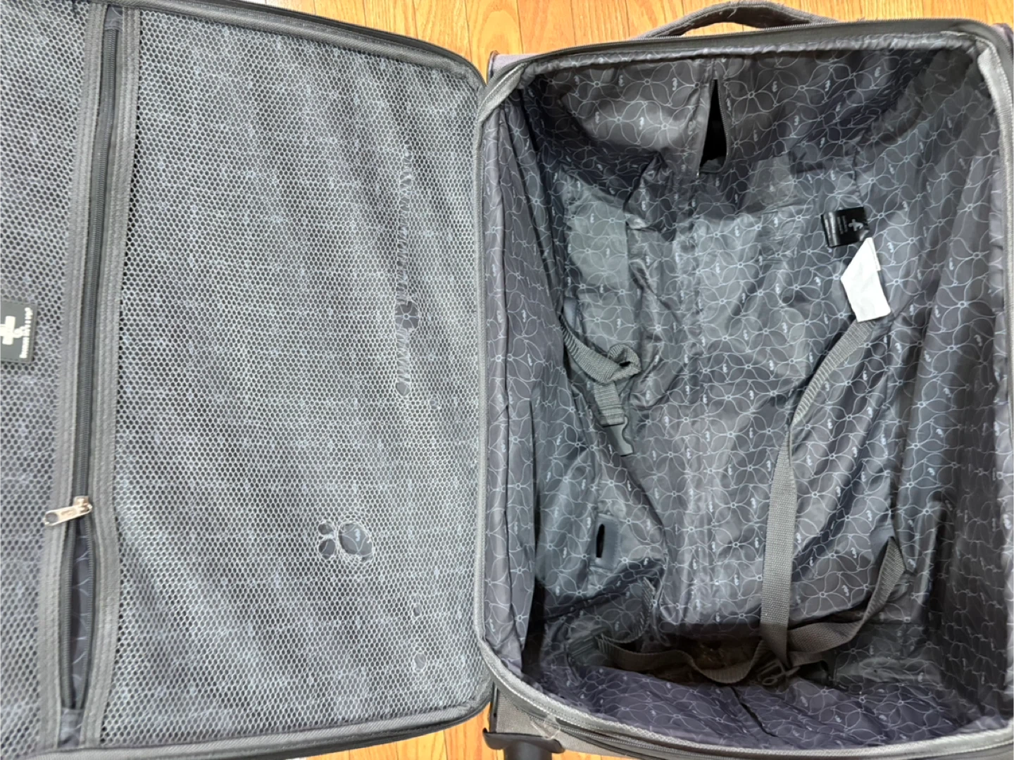 Grey Hardside Spinner Luggage HEAVILY USED - photo 5