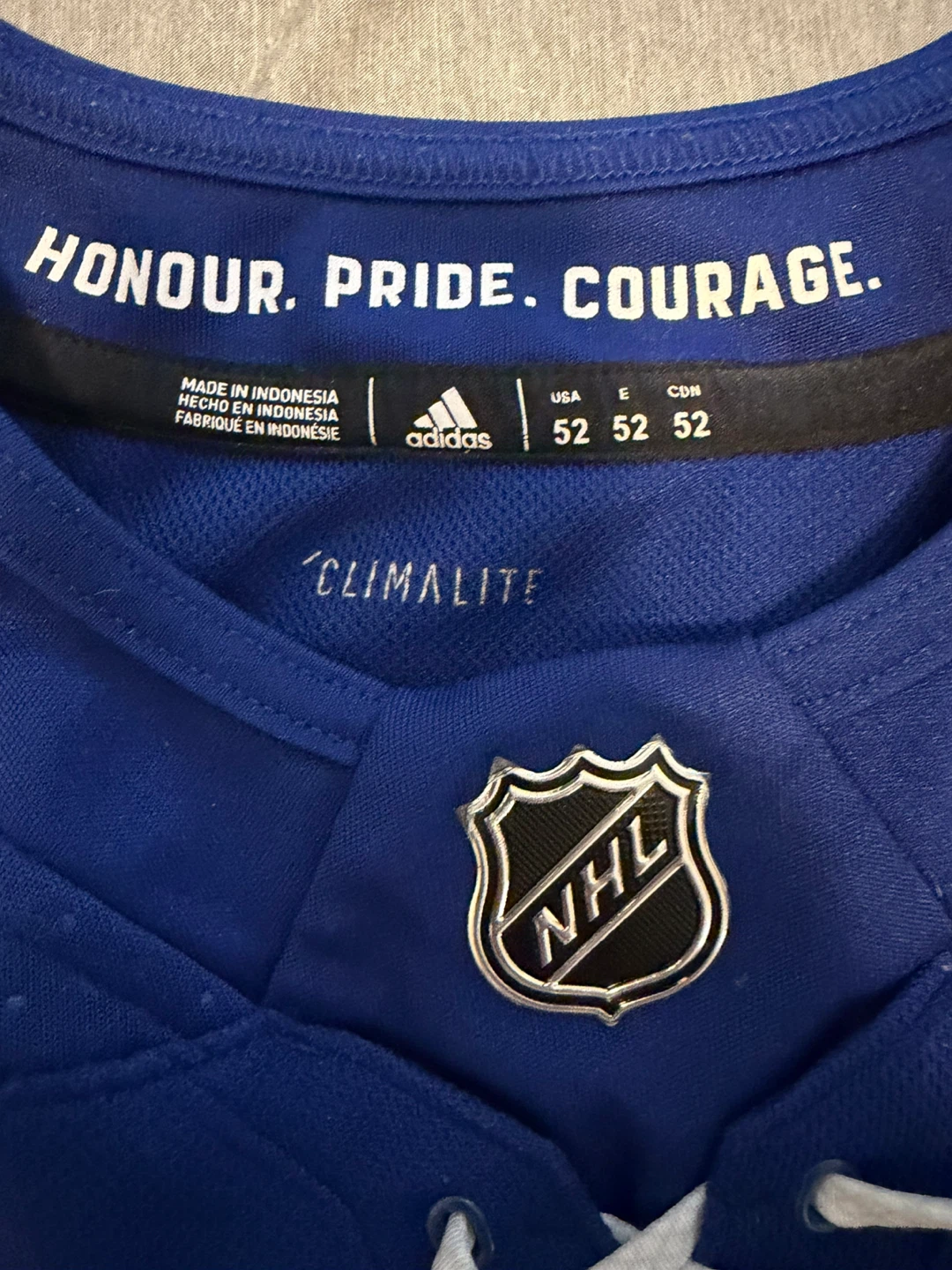 Maple Leafs Auston Matthews #34 Adidas Hockey Jersey Size 52 - photo 3