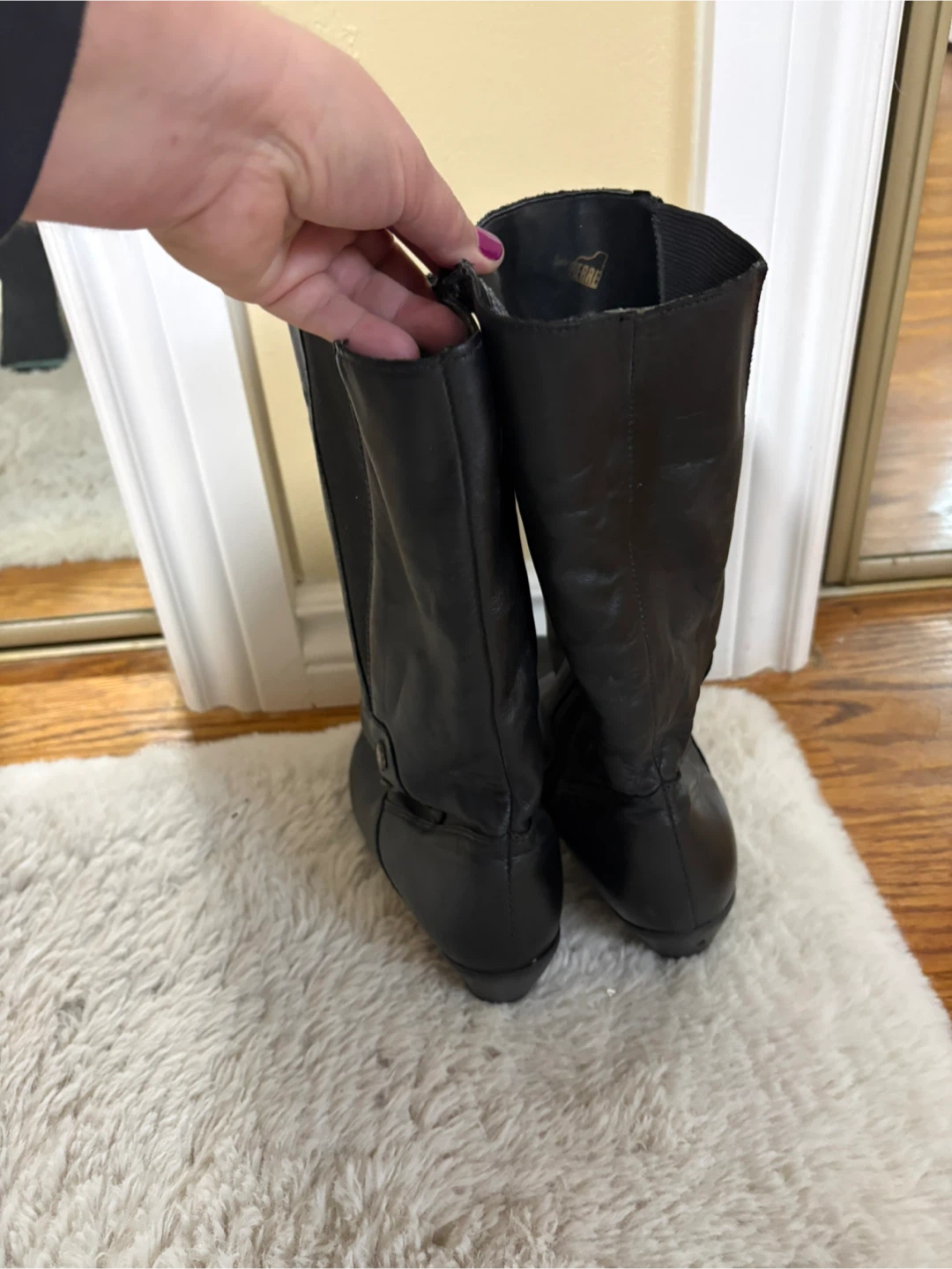 Selling a pair of women’s La Canadienne black leather boots - photo 3