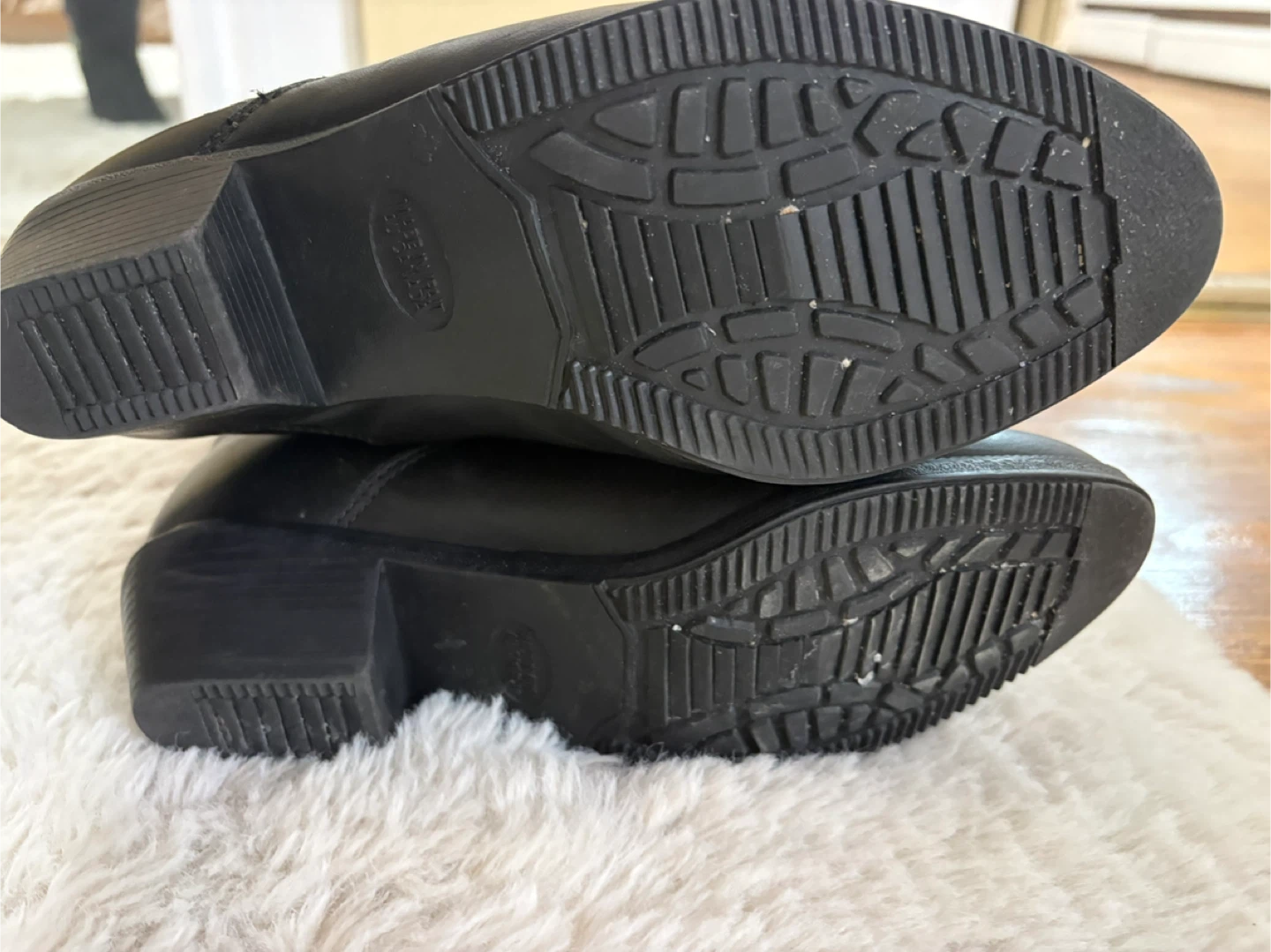 Selling a pair of women’s La Canadienne black leather boots - photo 4