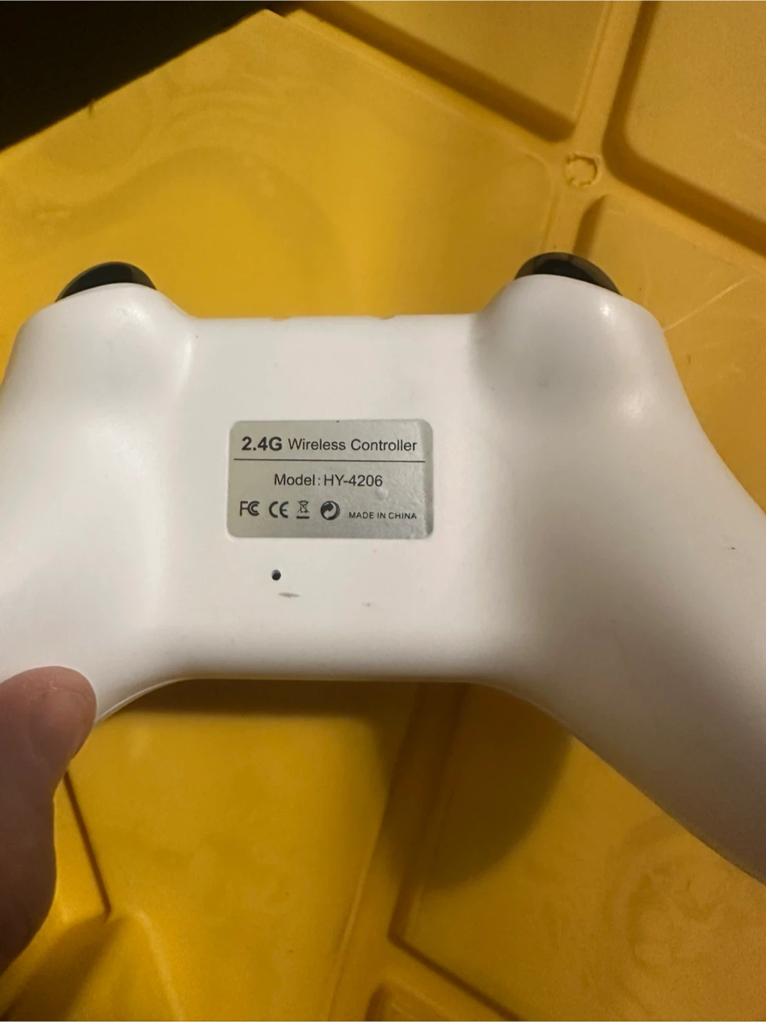 2.4G Wireless Gaming Controller HY-4206 - photo 2