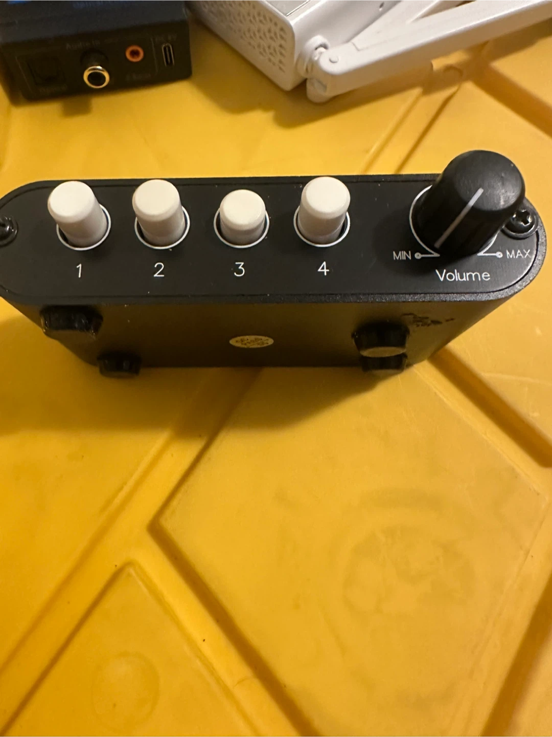 TENELAY 4-Way 3.5mm Stereo Audio Switcher
