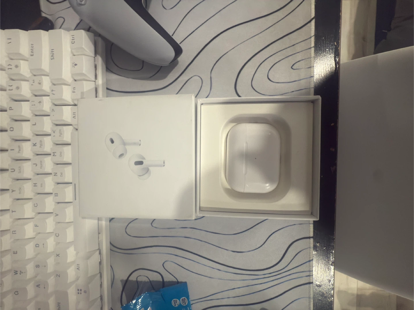 Apple AirPods Pro (2nd Gen) - photo 2