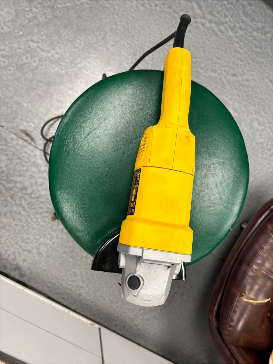 DEWALT DW831 Angle Grinder 5" (125 mm) - photo 5