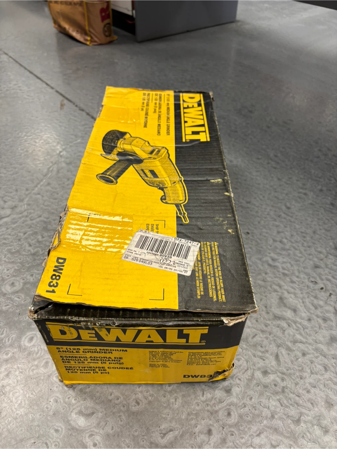 DEWALT DW831 Angle Grinder 5" (125 mm)