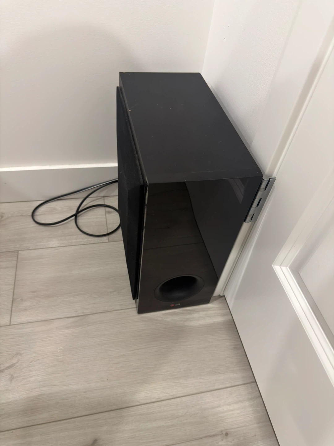Samsung Smart TV with LG Soundbar and Subwoofer - photo 2