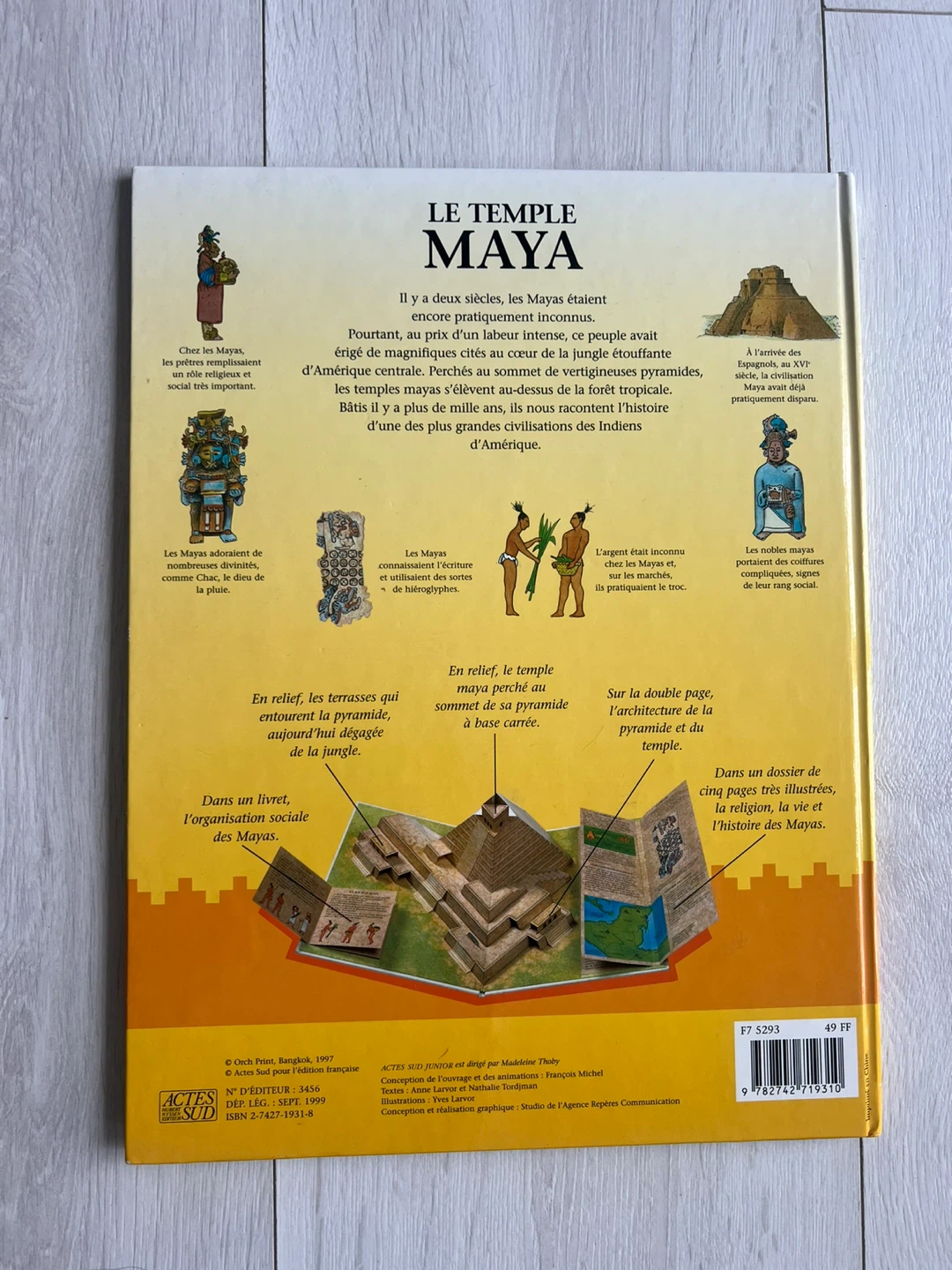 Le Temple Maya Pop-Up Book - in French - photo 2