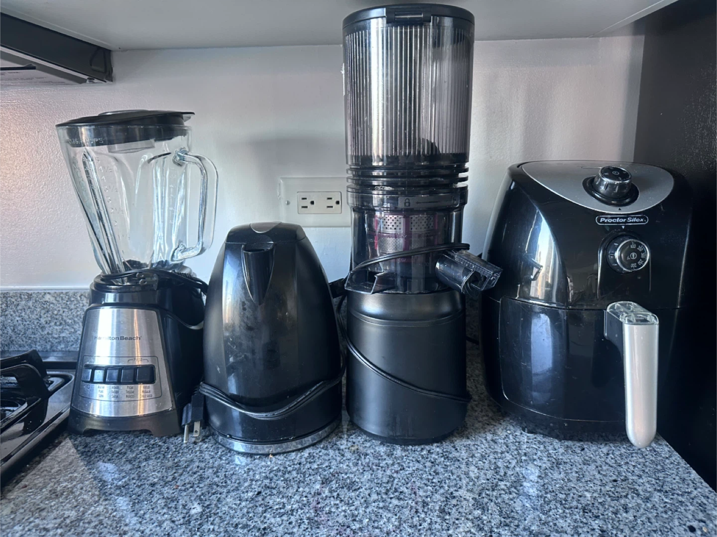 Set of Blender, Air Fryer, Electric Kettle, & Juicer