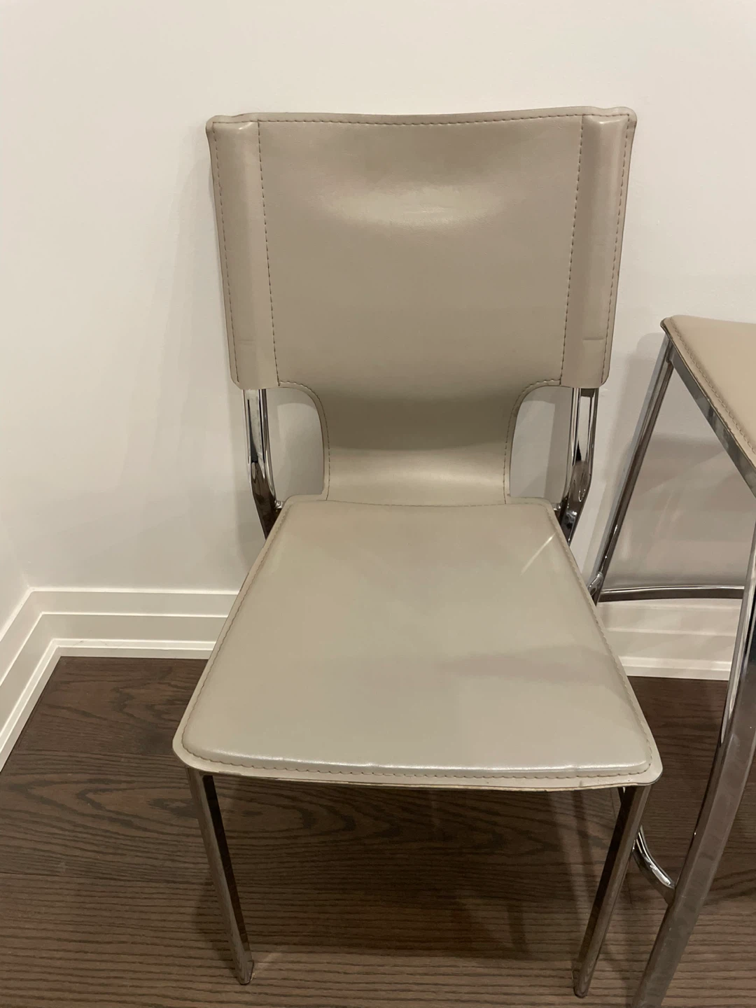 SET OF BARSTOOLS AND 1 CHAIiR - photo 4