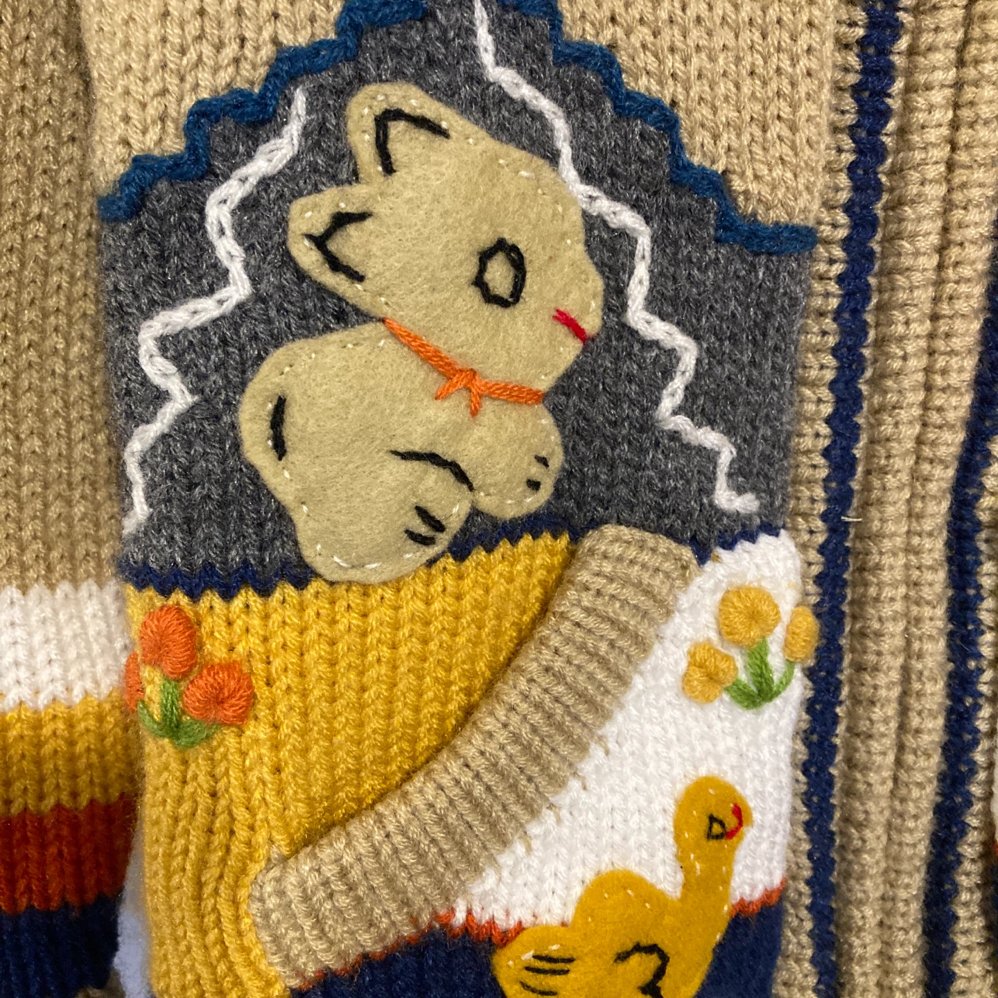 Children's Knit Sweater with Appliqué Animals - photo 4