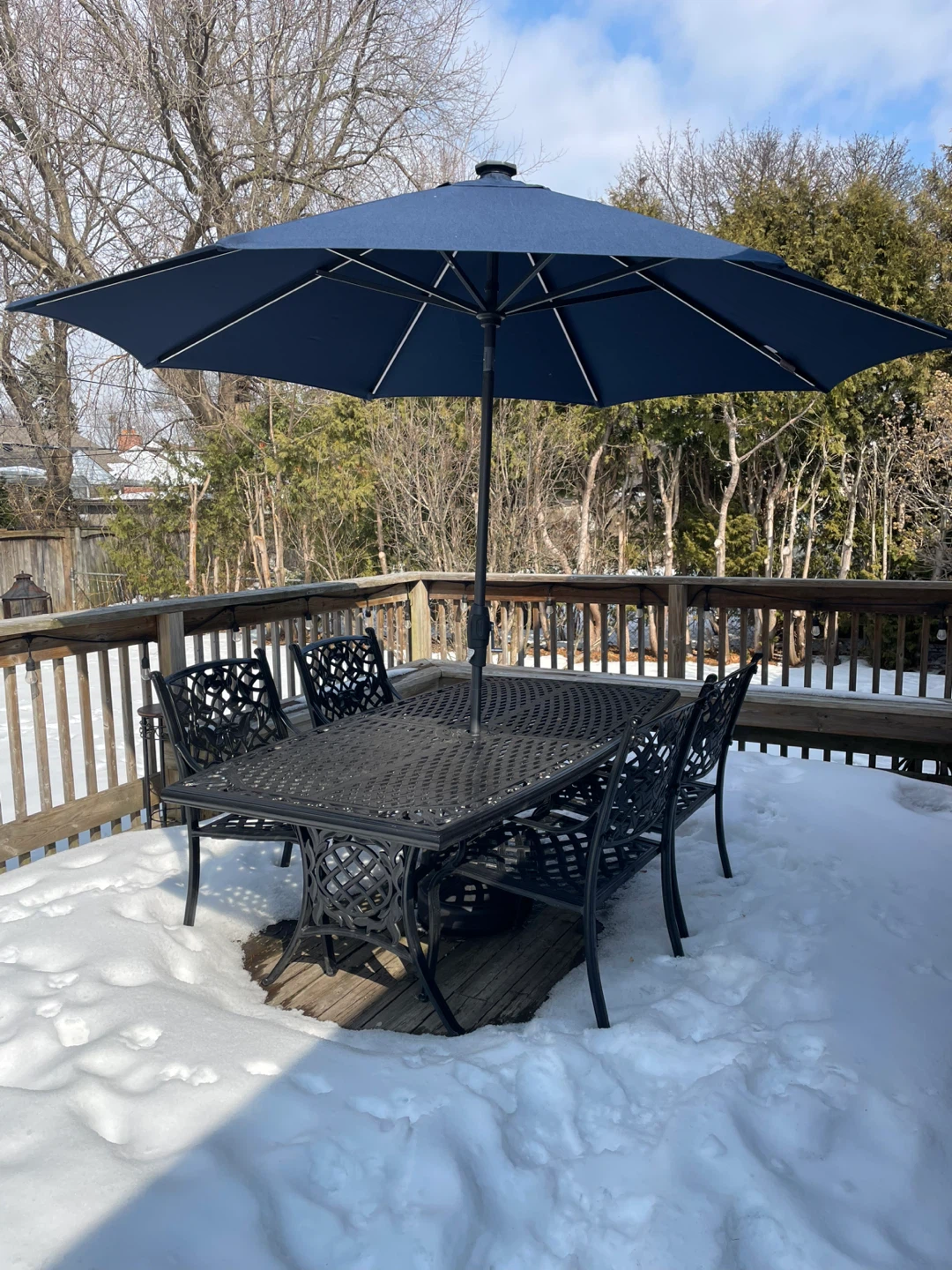 Outdoor Dining Set with Umbrella