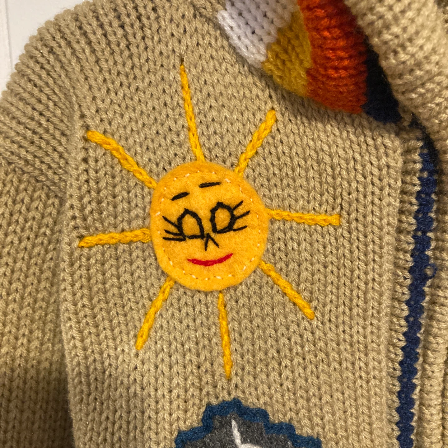 Children's Knit Sweater with Appliqué Animals - photo 3