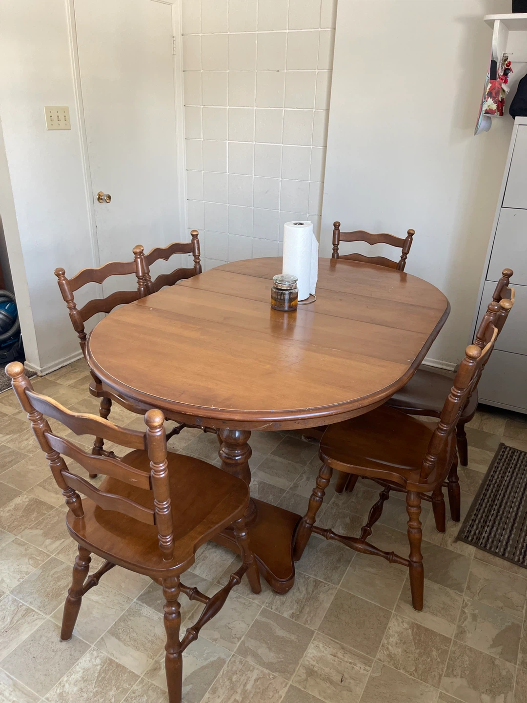 Wooden Oval or round Dining Table with 6 Chairs