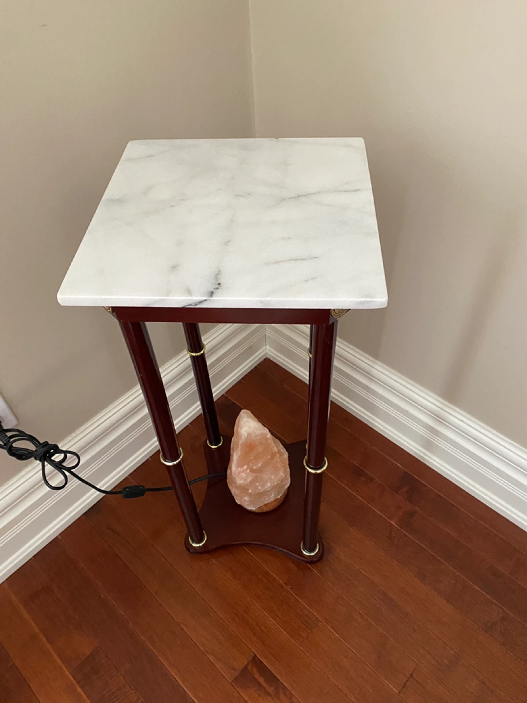 Marble Top Pedestal Accent Table with Himalayan Salt Lamp