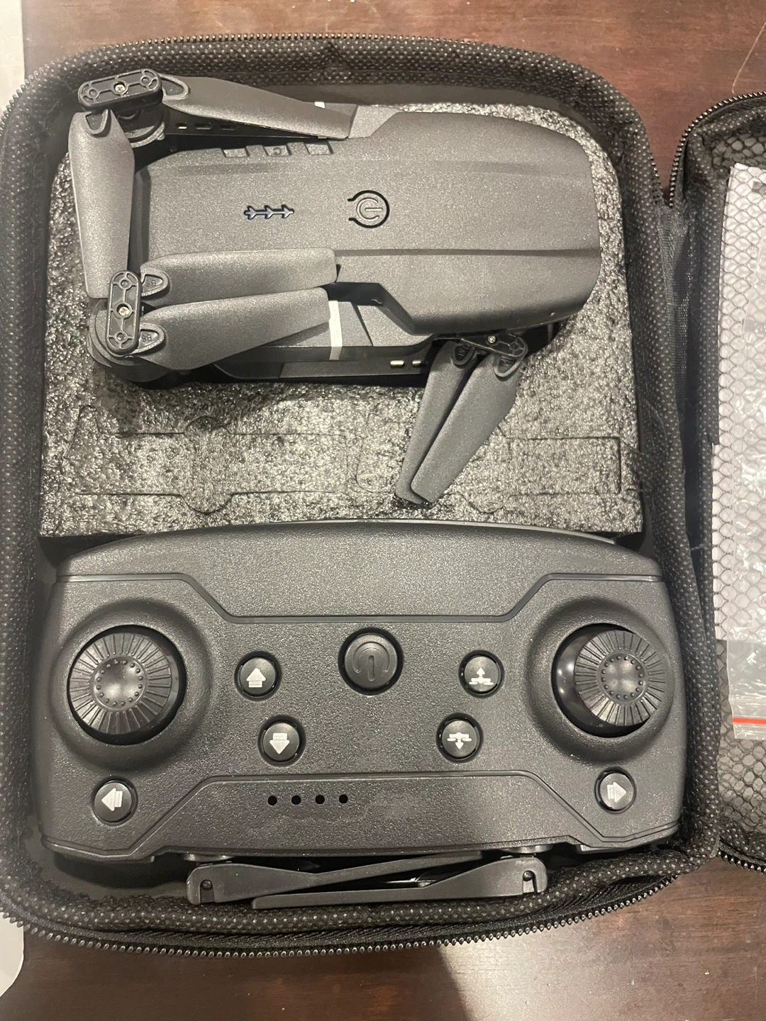 E99 Drone with Controller and Case - photo 3